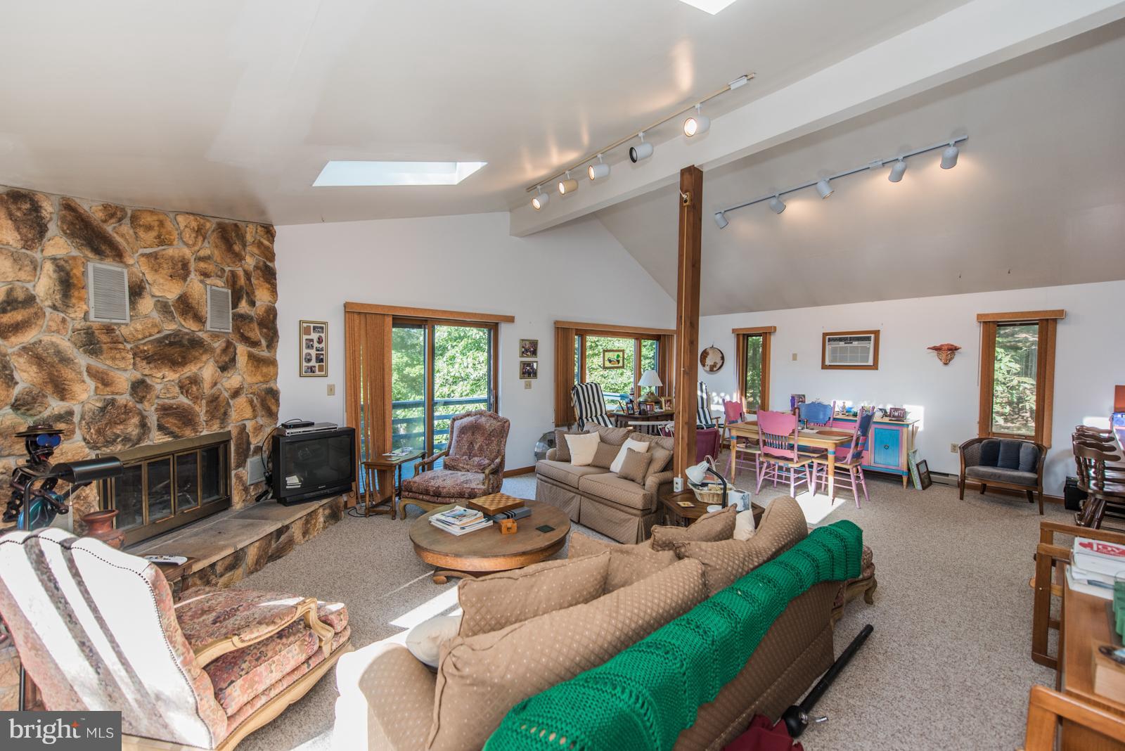 RIVER RIDGE - Residential