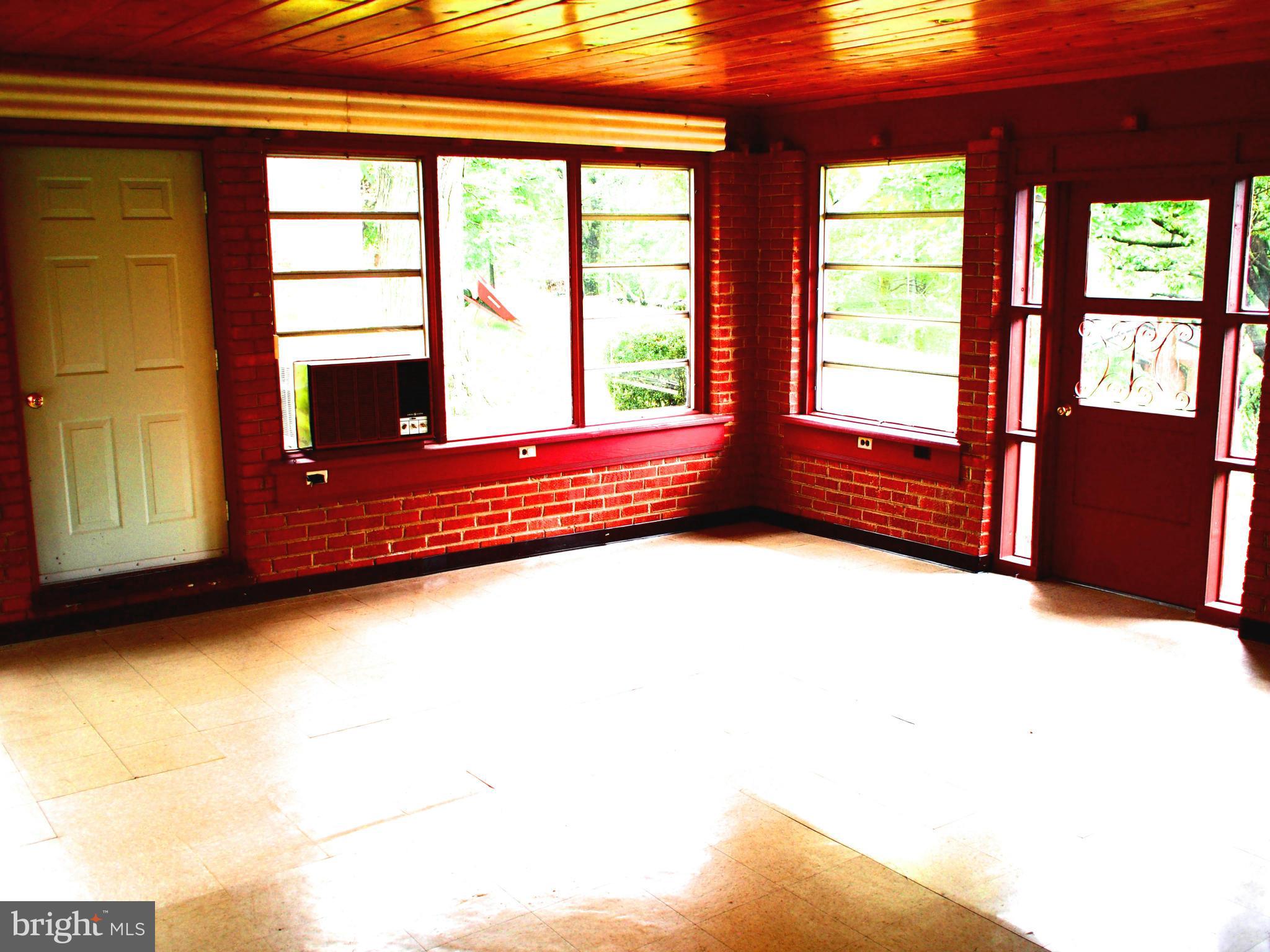 OVERLOOK KNOLLS - Residential Lease