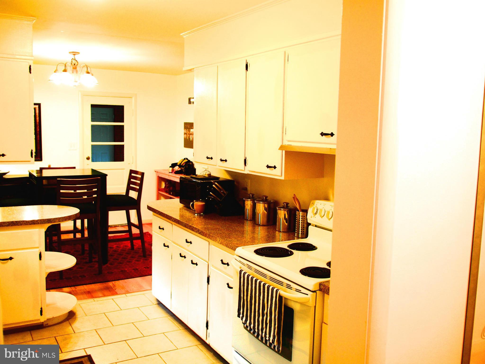 OVERLOOK KNOLLS - Residential Lease