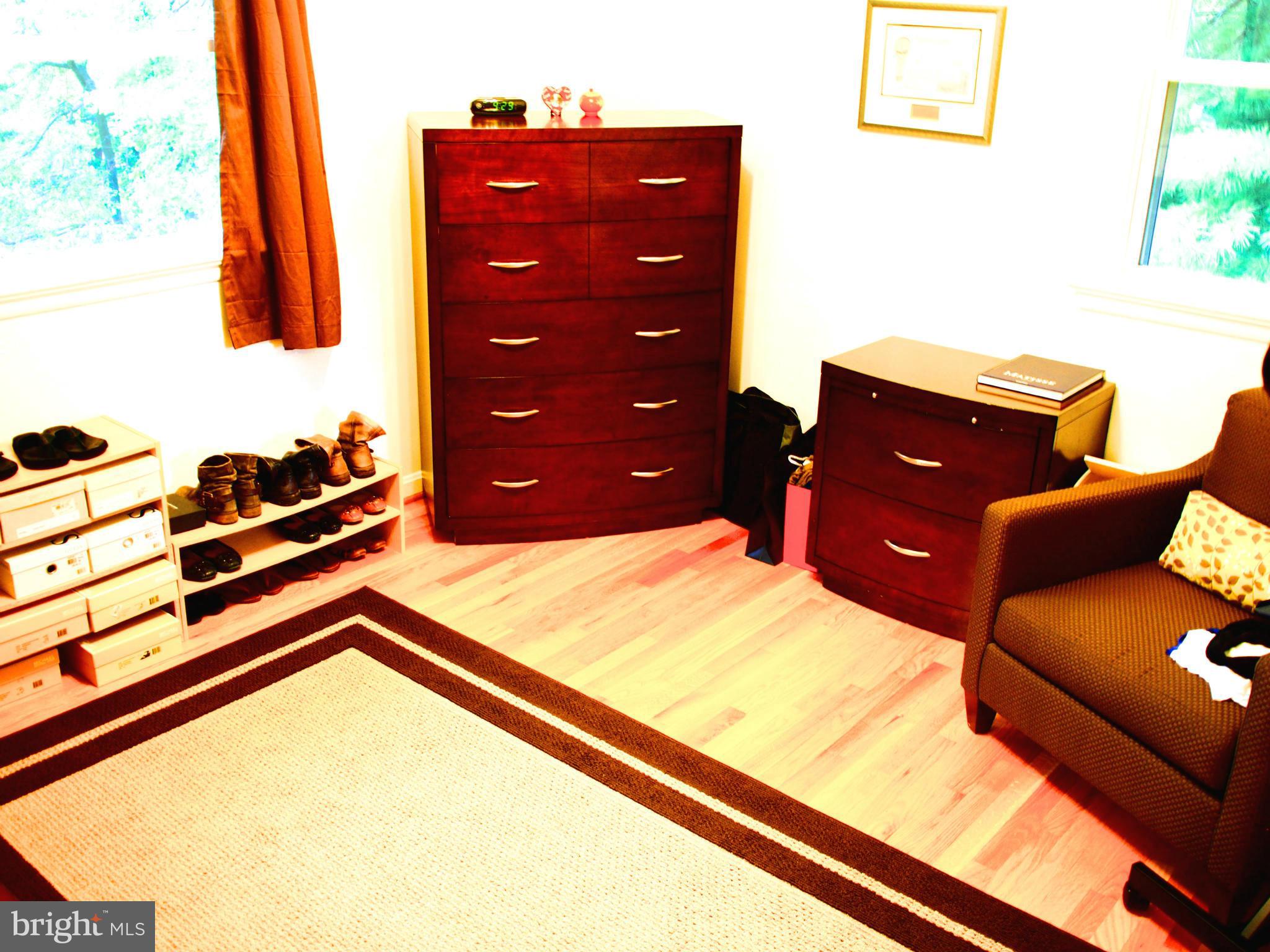 OVERLOOK KNOLLS - Residential Lease