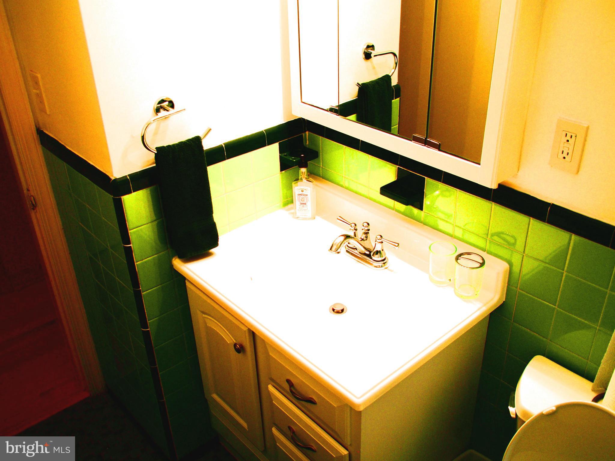 OVERLOOK KNOLLS - Residential Lease