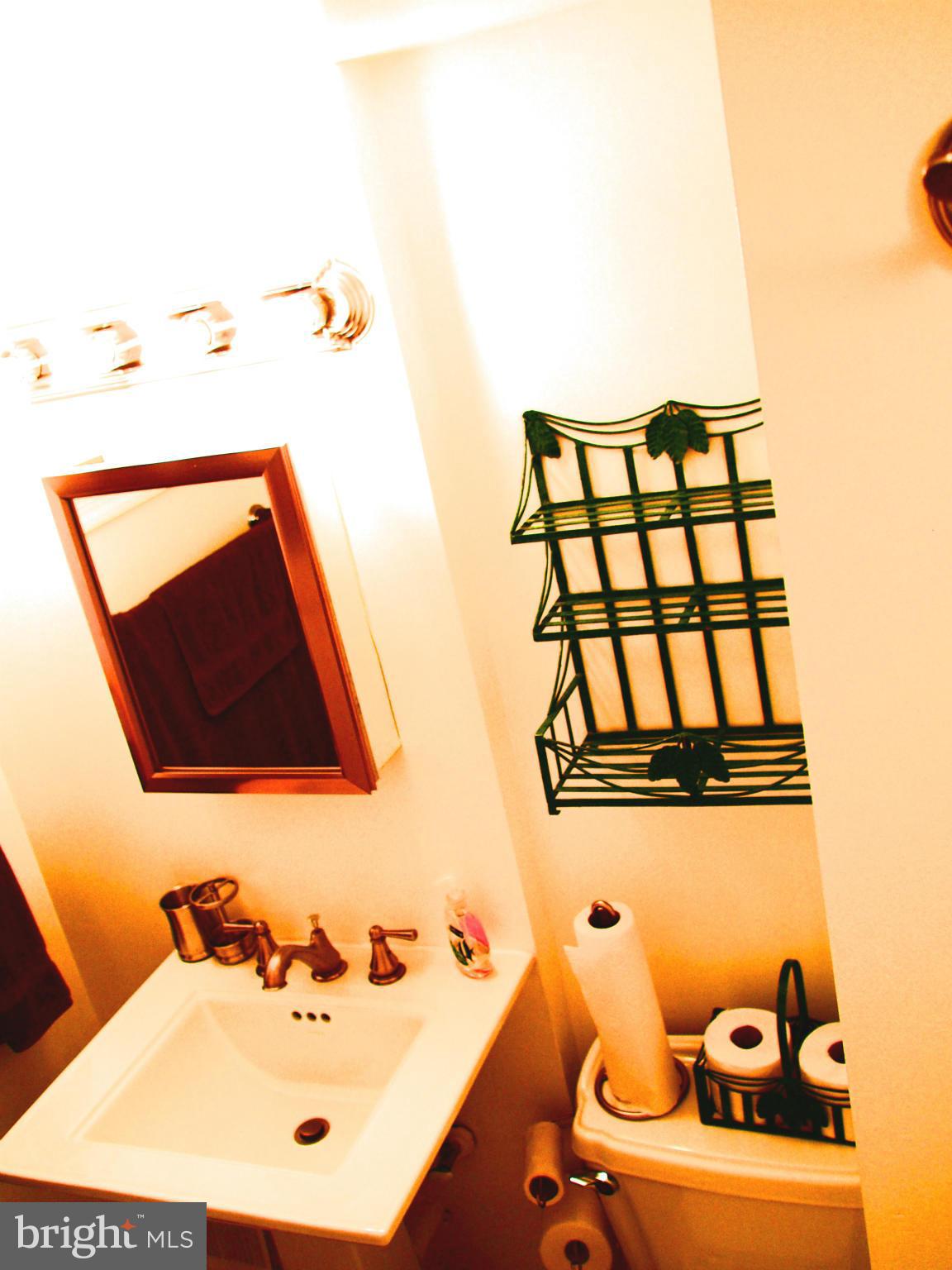 OVERLOOK KNOLLS - Residential Lease