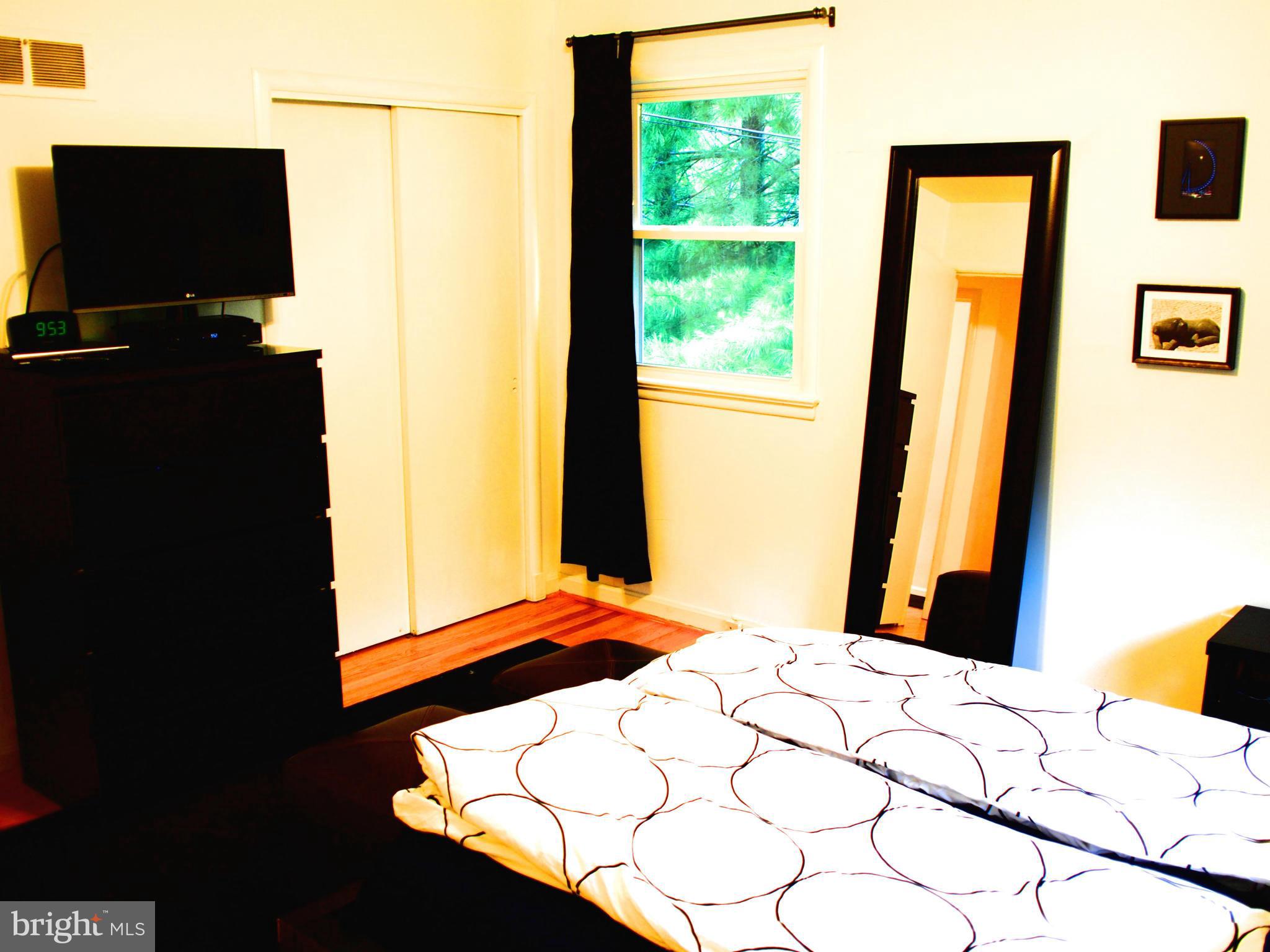 OVERLOOK KNOLLS - Residential Lease