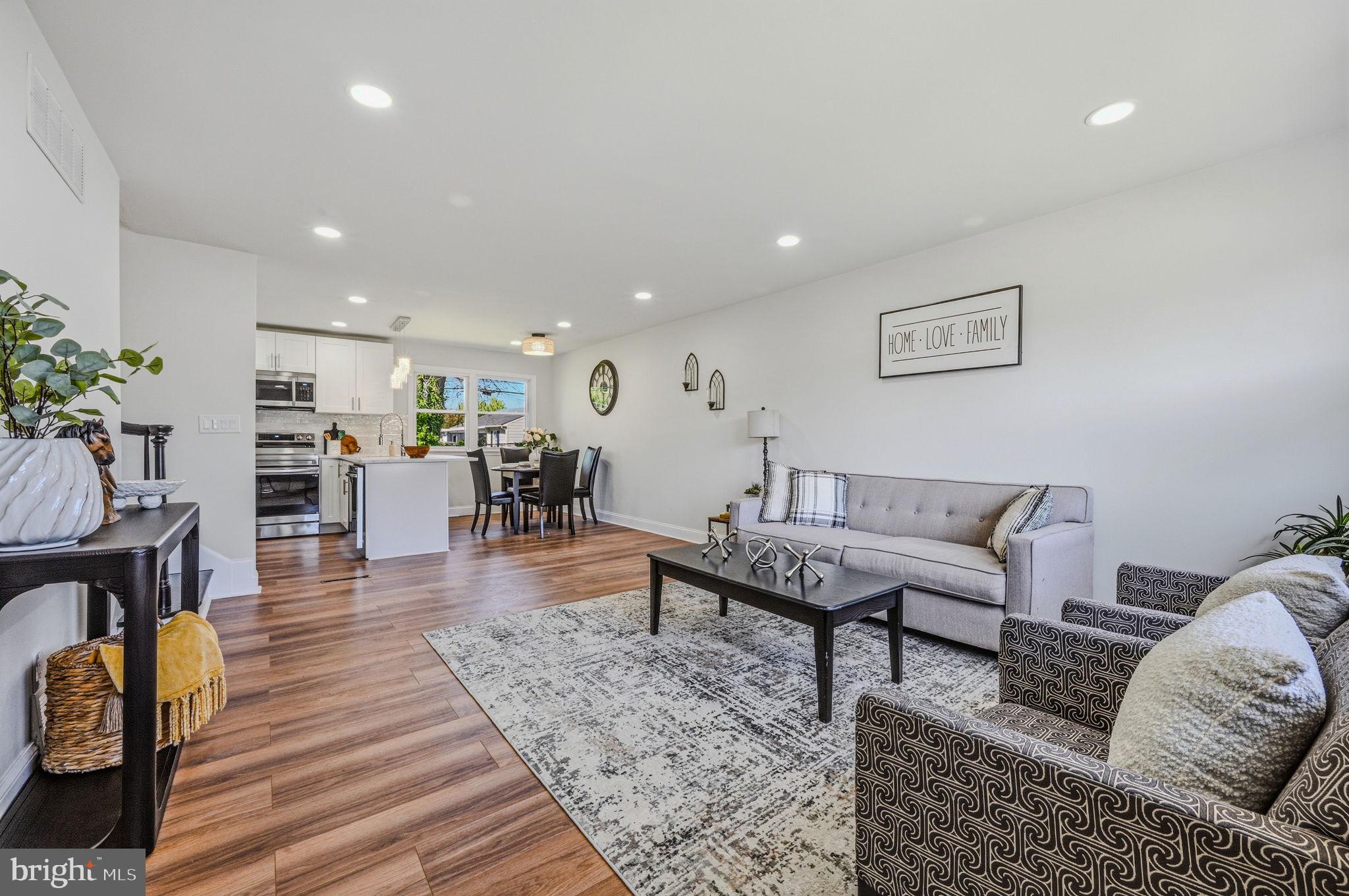 42 BRIARCLIFF DRIVE