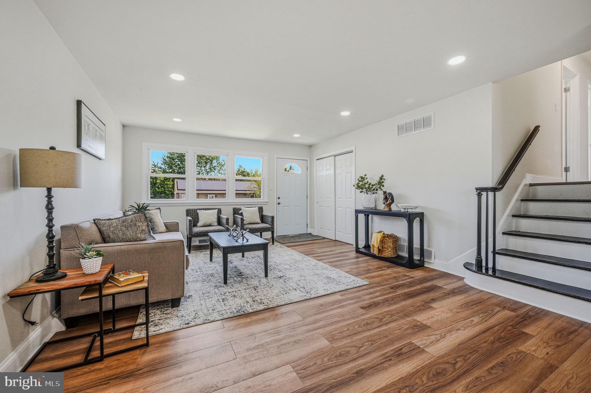 42 BRIARCLIFF DRIVE