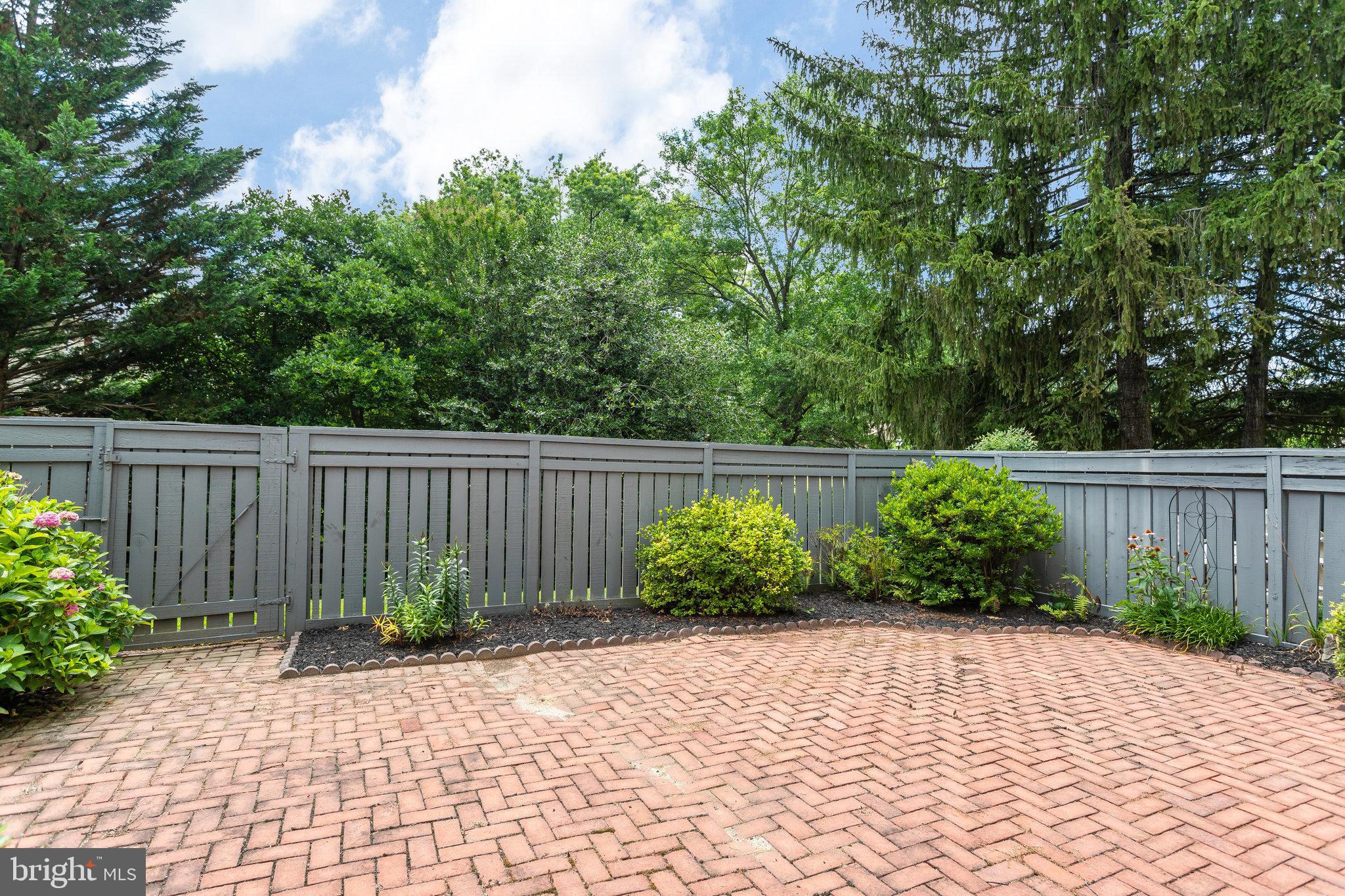 HIGHLAND HALL - Residential