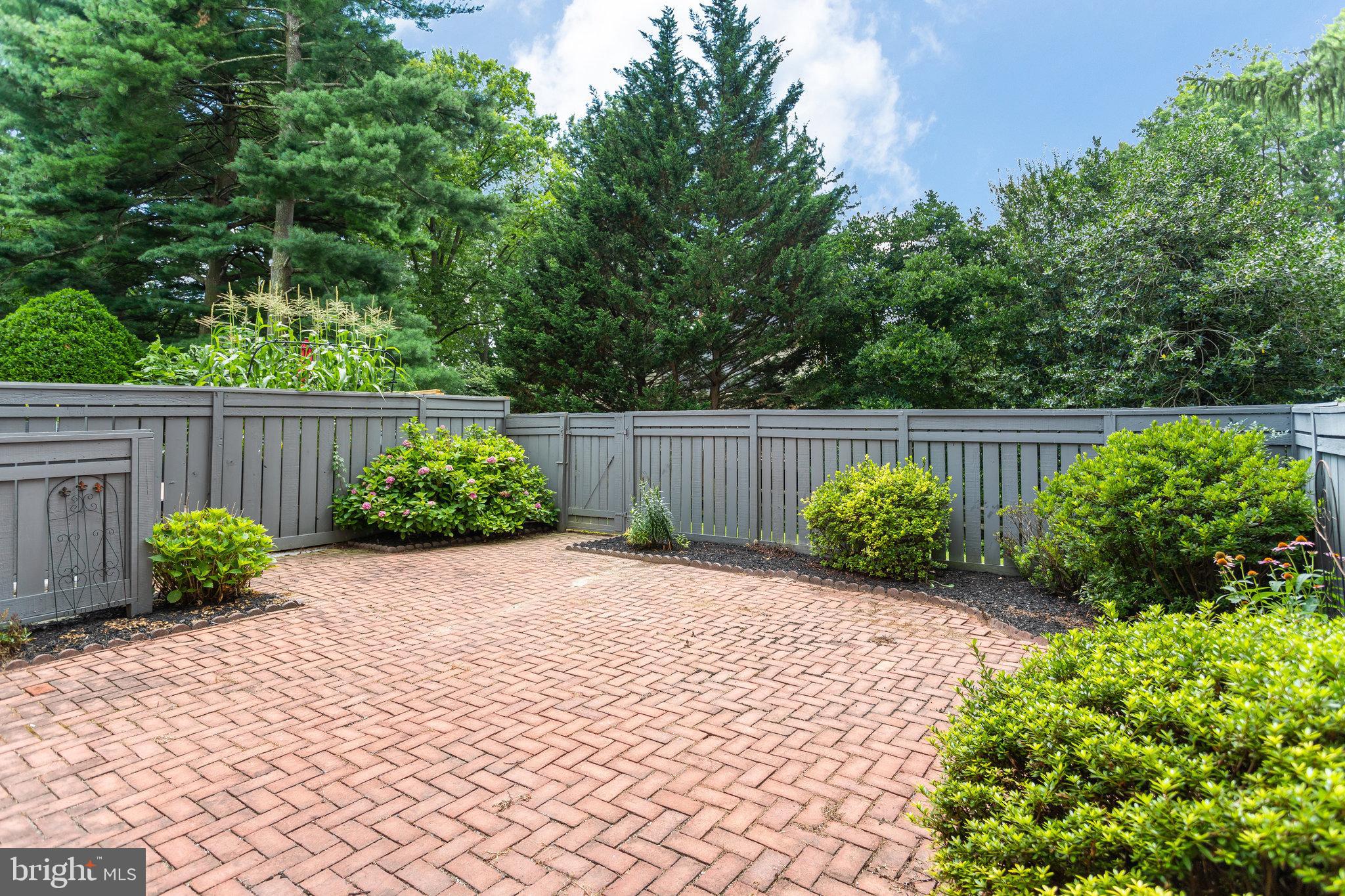 HIGHLAND HALL - Residential