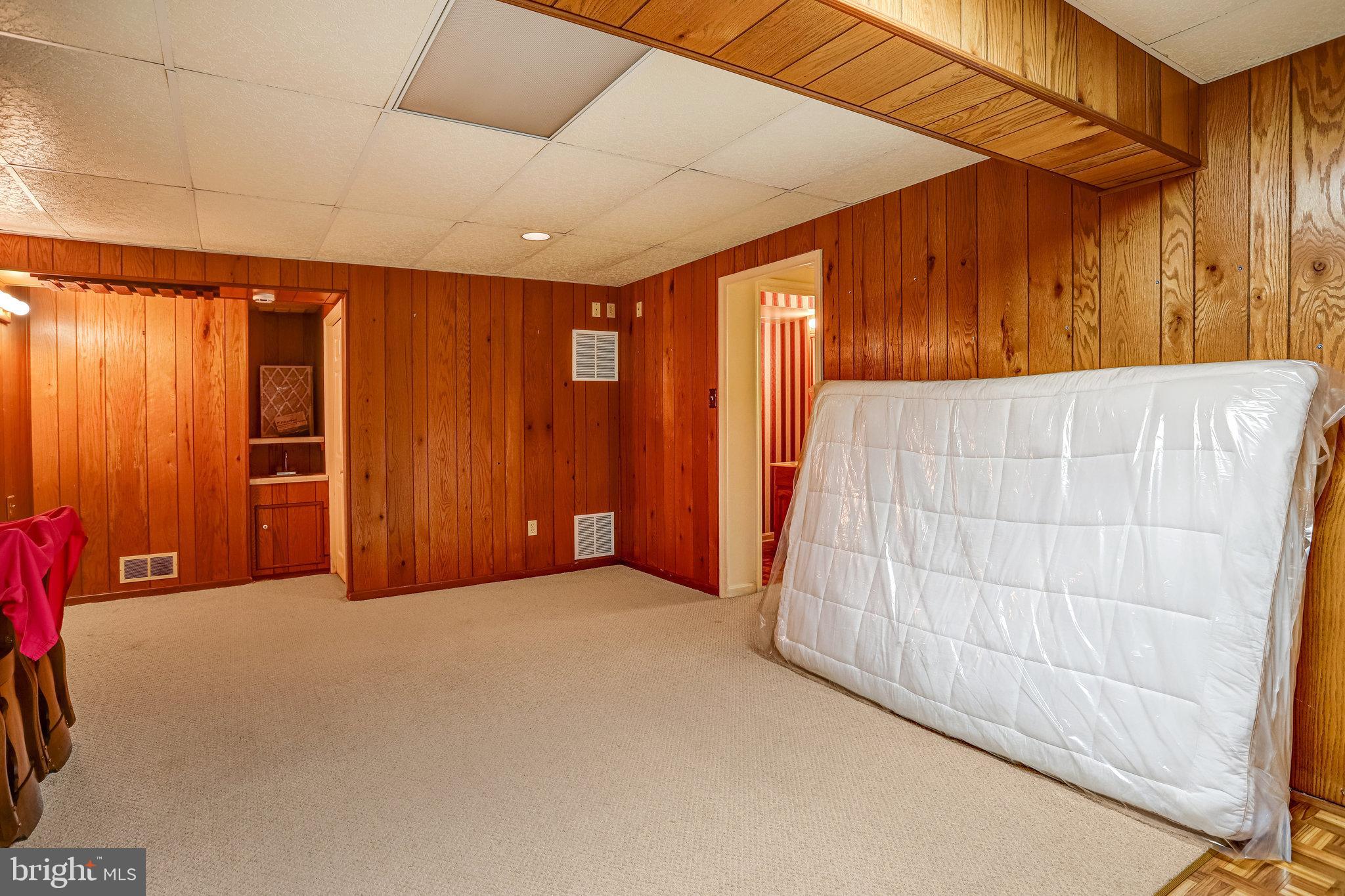 HIGHLAND HALL - Residential