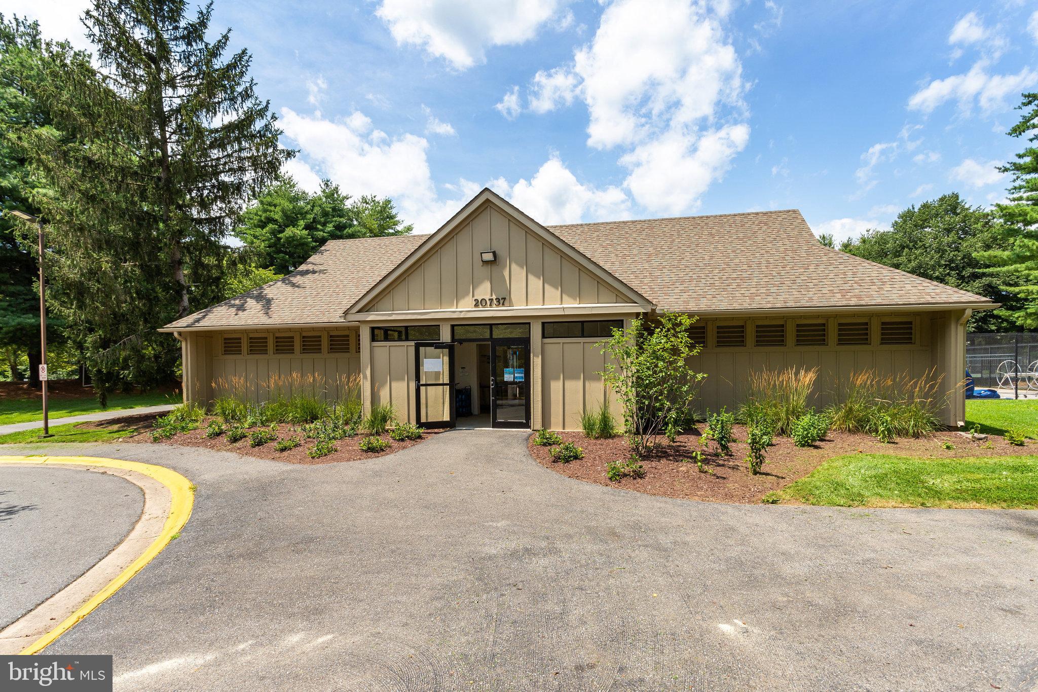 HIGHLAND HALL - Residential