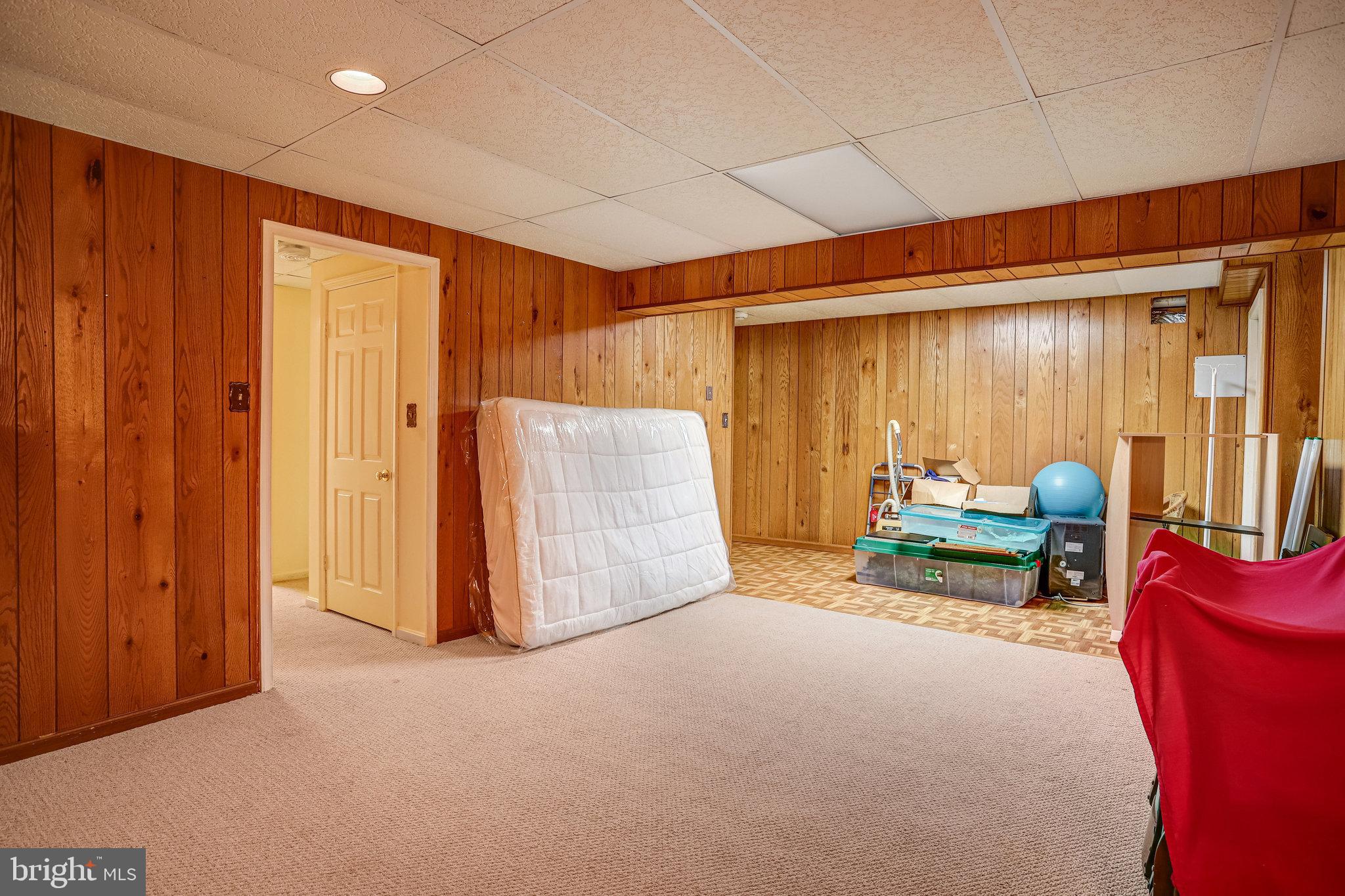 HIGHLAND HALL - Residential