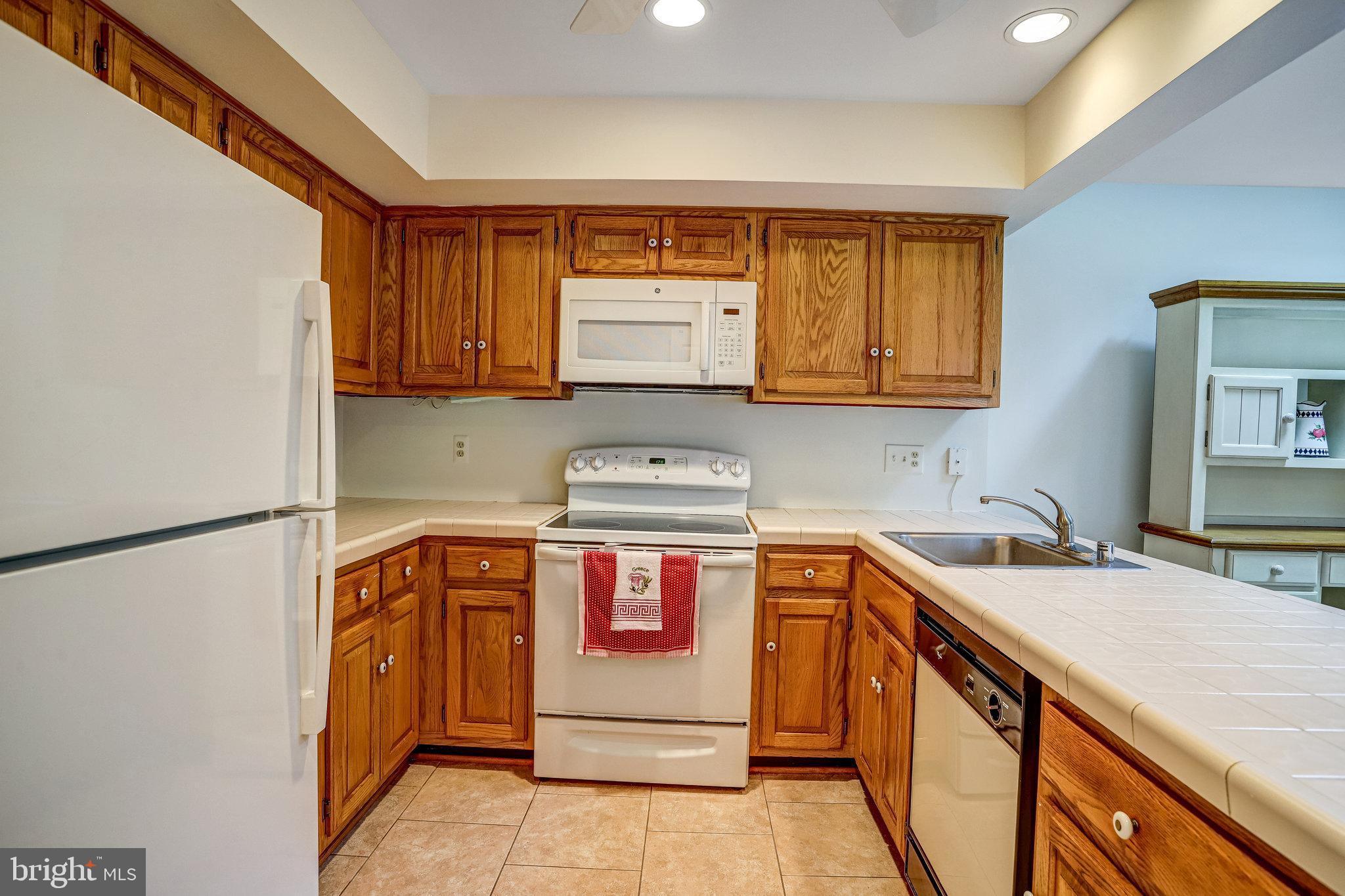 HIGHLAND HALL - Residential