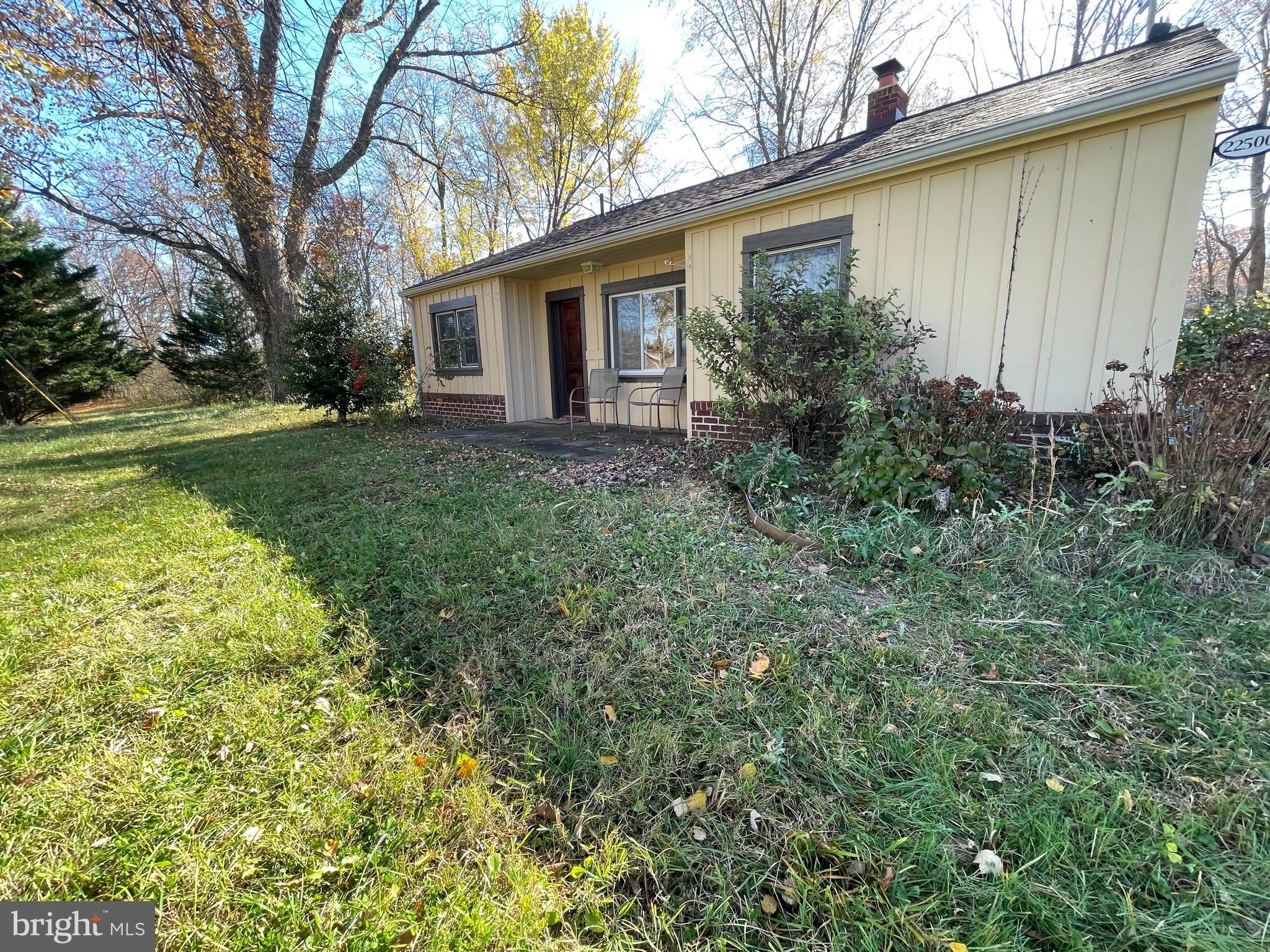 POOLESVILLE OUTSIDE - Residential