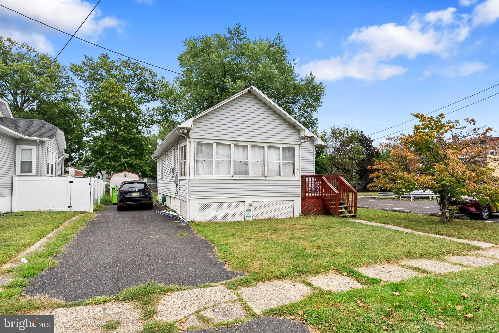 15 N POPLAR AVENUE