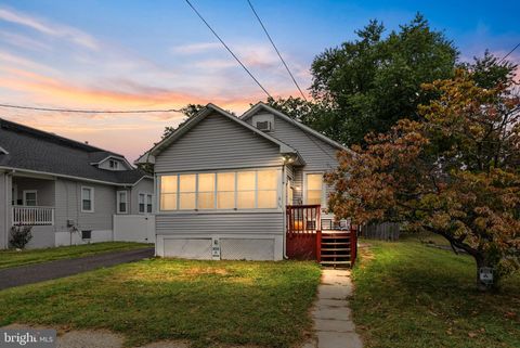 15 N POPLAR AVENUE MAPLE SHADE NJ 08052