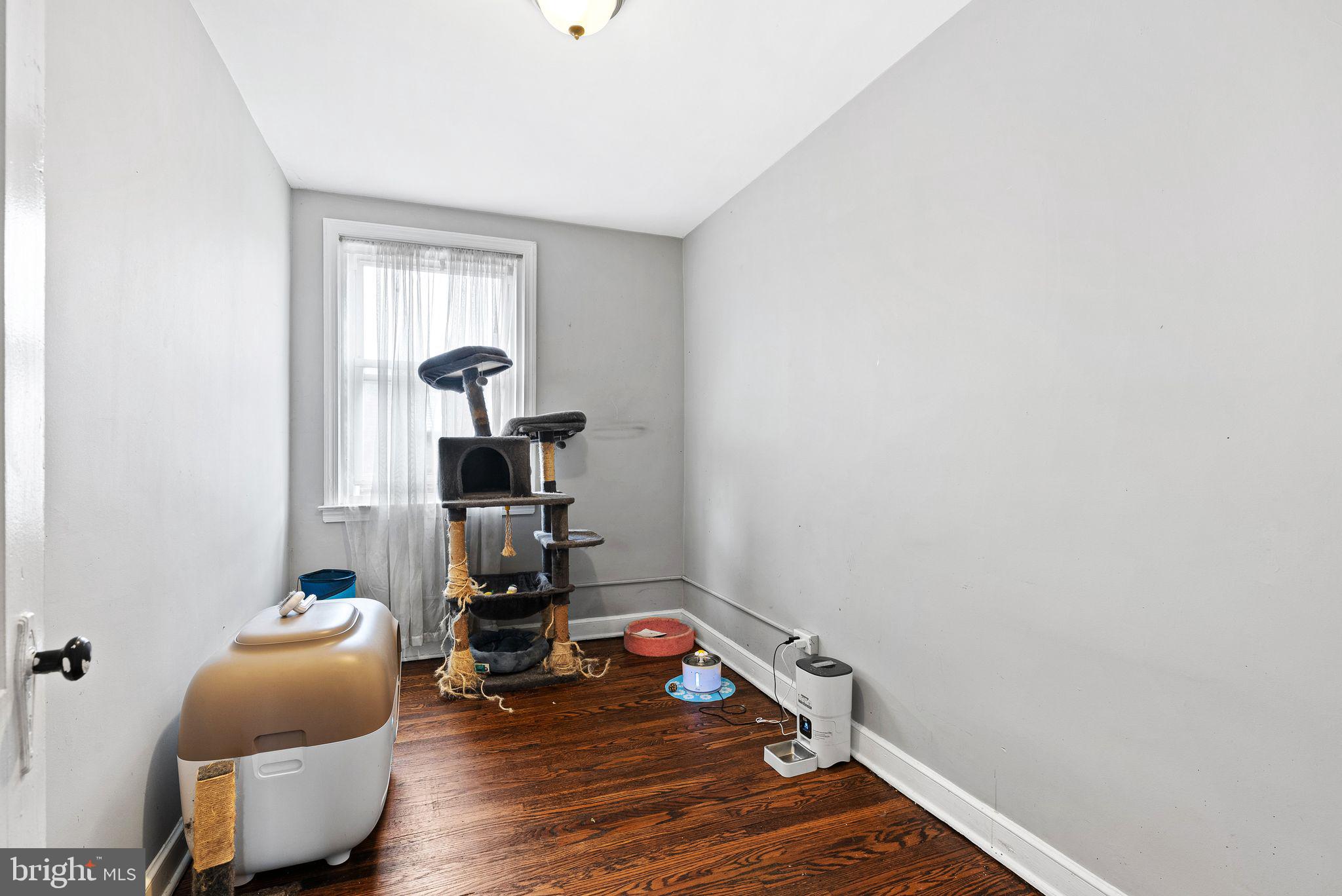MAYFAIR (EAST) - Residential