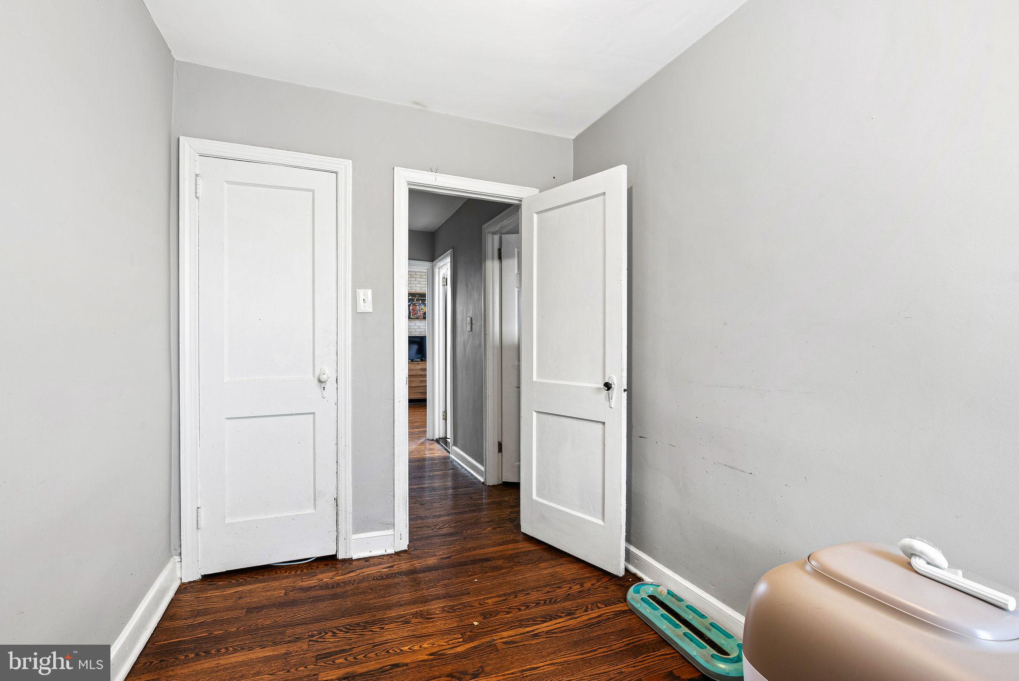 MAYFAIR (EAST) - Residential
