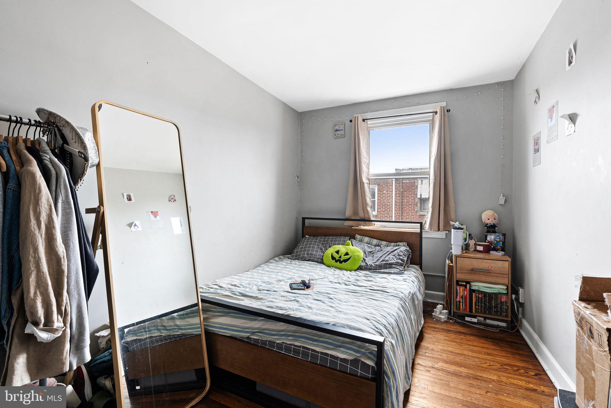 MAYFAIR (EAST) - Residential