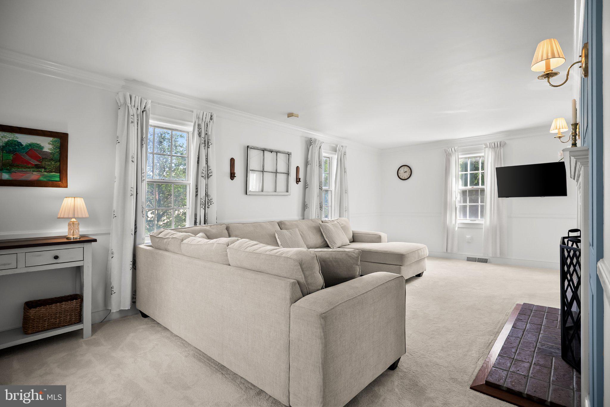 552 HEREFORD LANE
