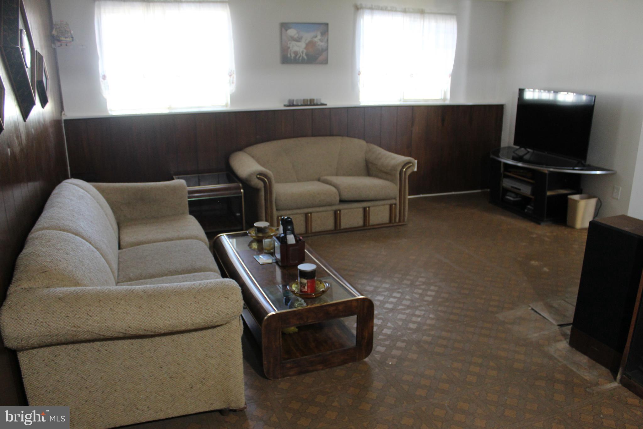 CLEARVIEW MANOR - Residential