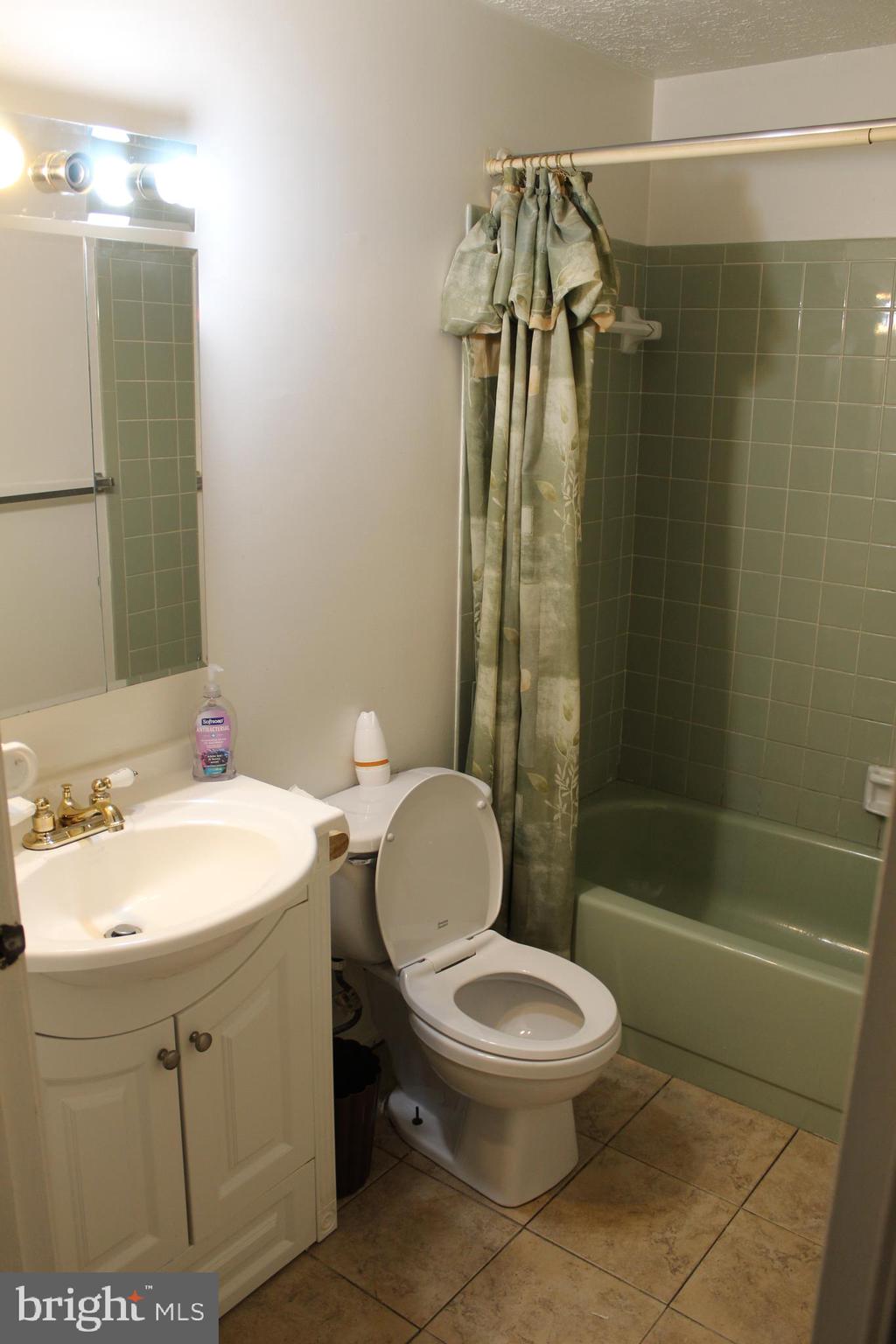 CLEARVIEW MANOR - Residential