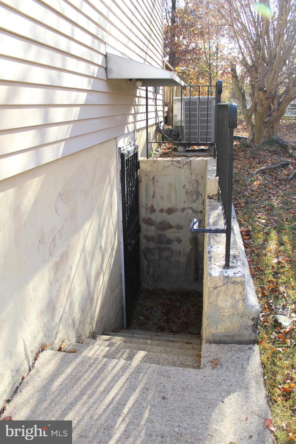 CLEARVIEW MANOR - Residential