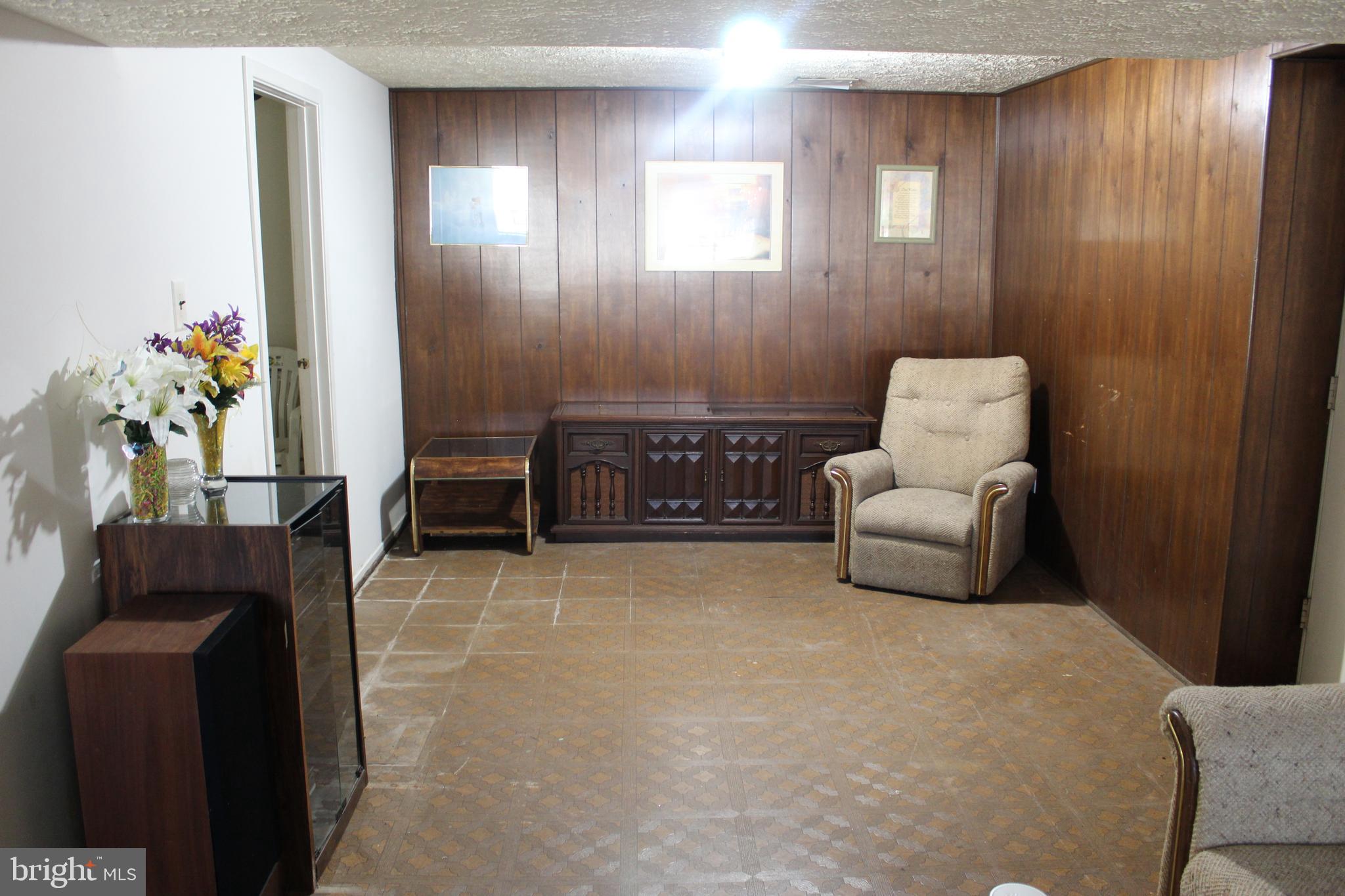 CLEARVIEW MANOR - Residential