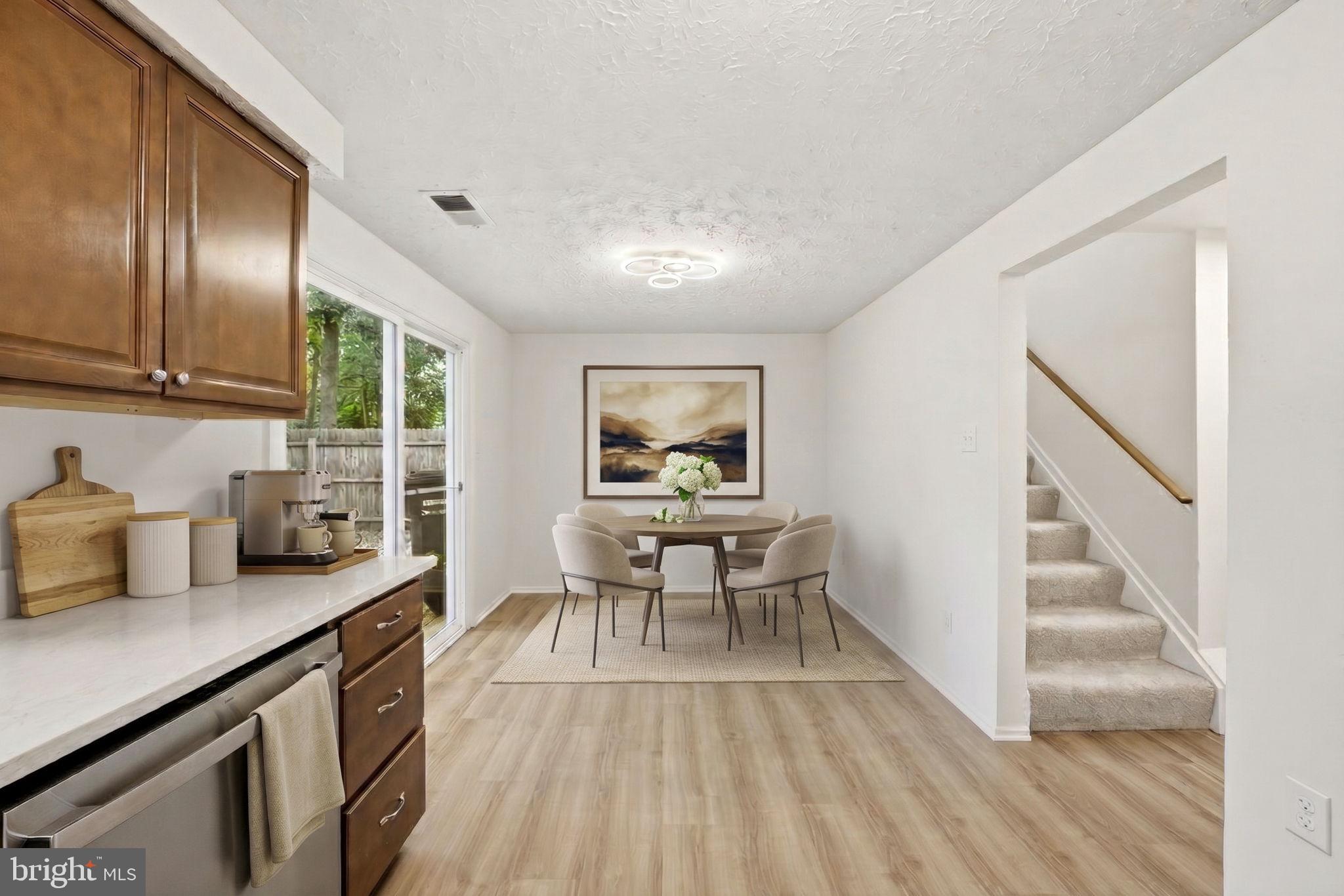 1532 PIN OAK DRIVE
