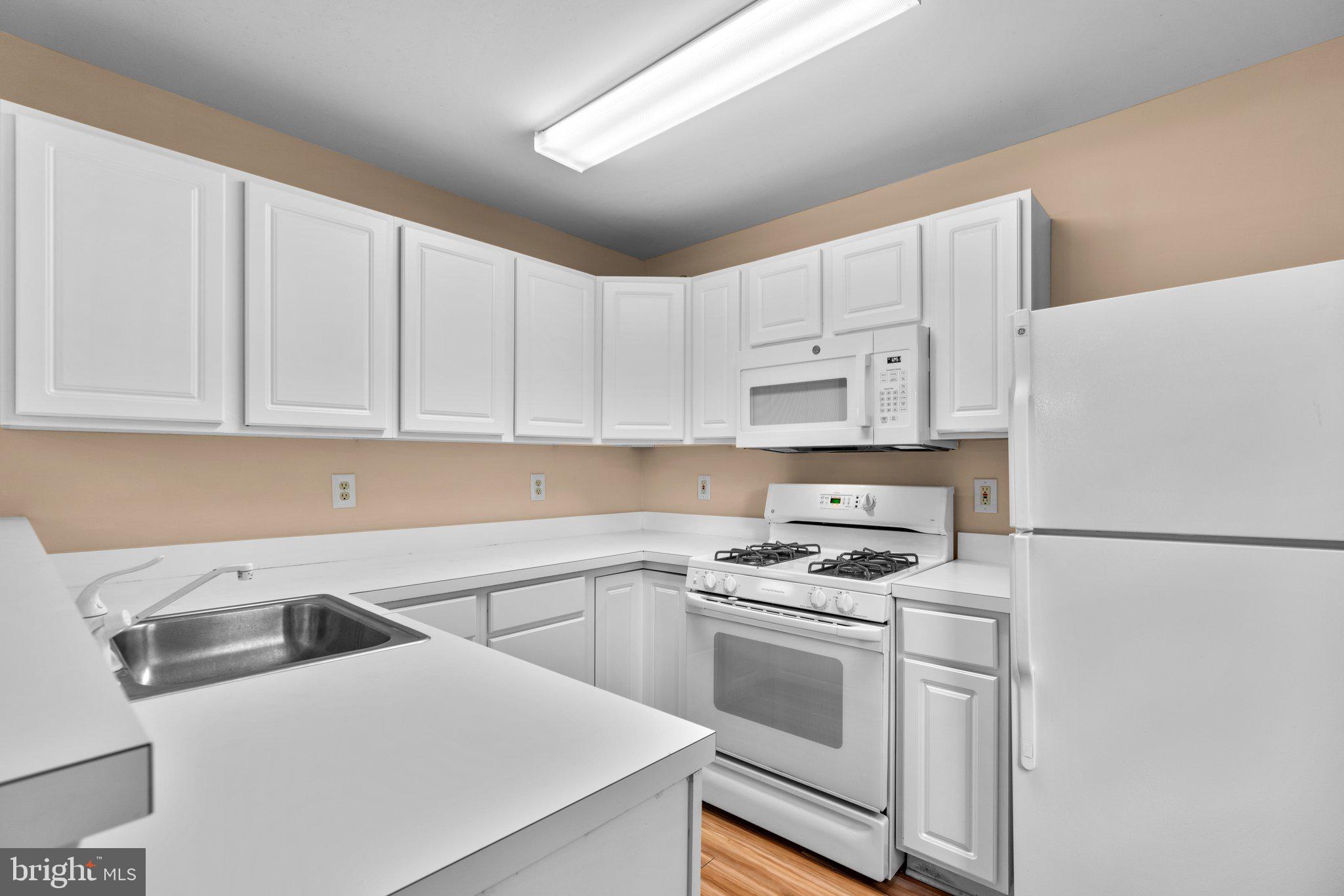 GATEWAY COMMERCE CENTER - Residential