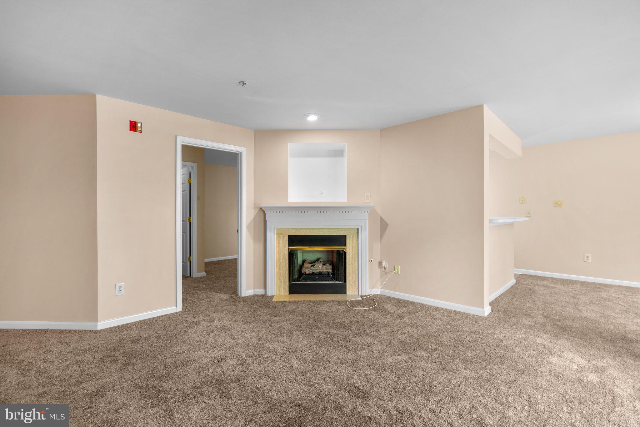 GATEWAY COMMERCE CENTER - Residential