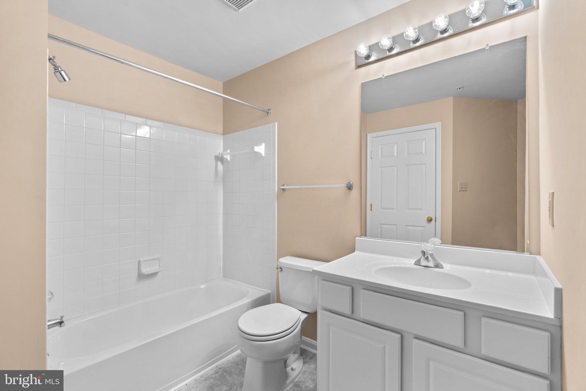 GATEWAY COMMERCE CENTER - Residential