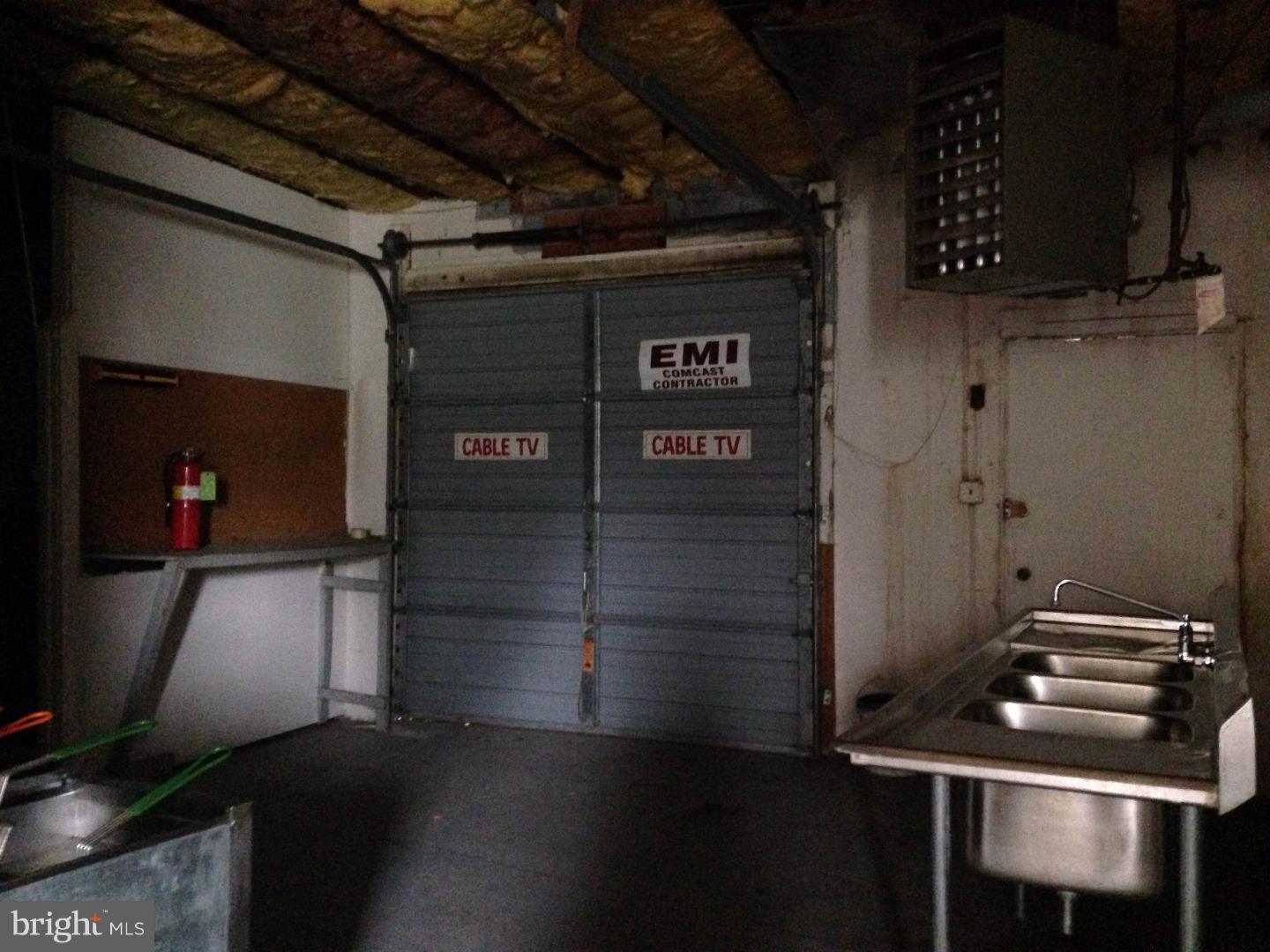 YEADON - Commercial Sale
