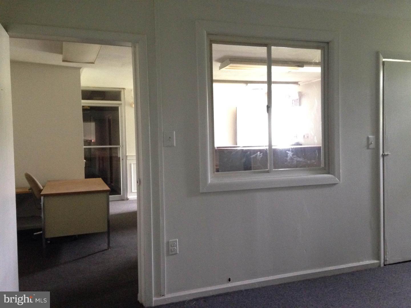 YEADON - Commercial Sale