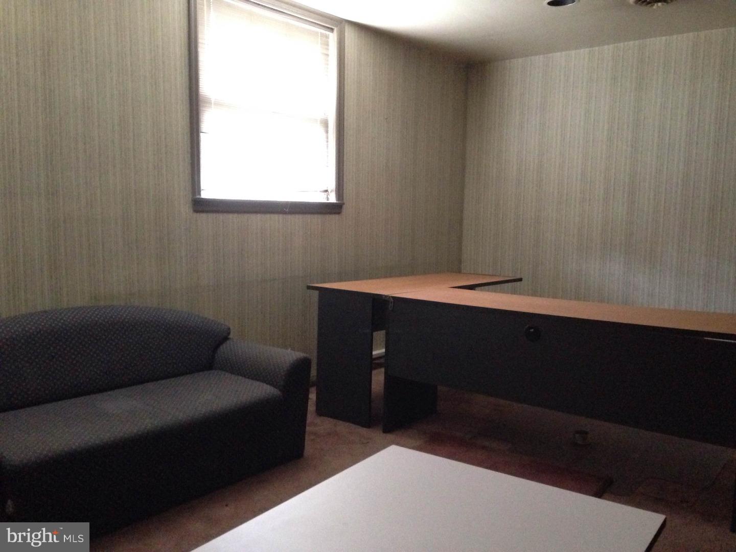 YEADON - Commercial Sale