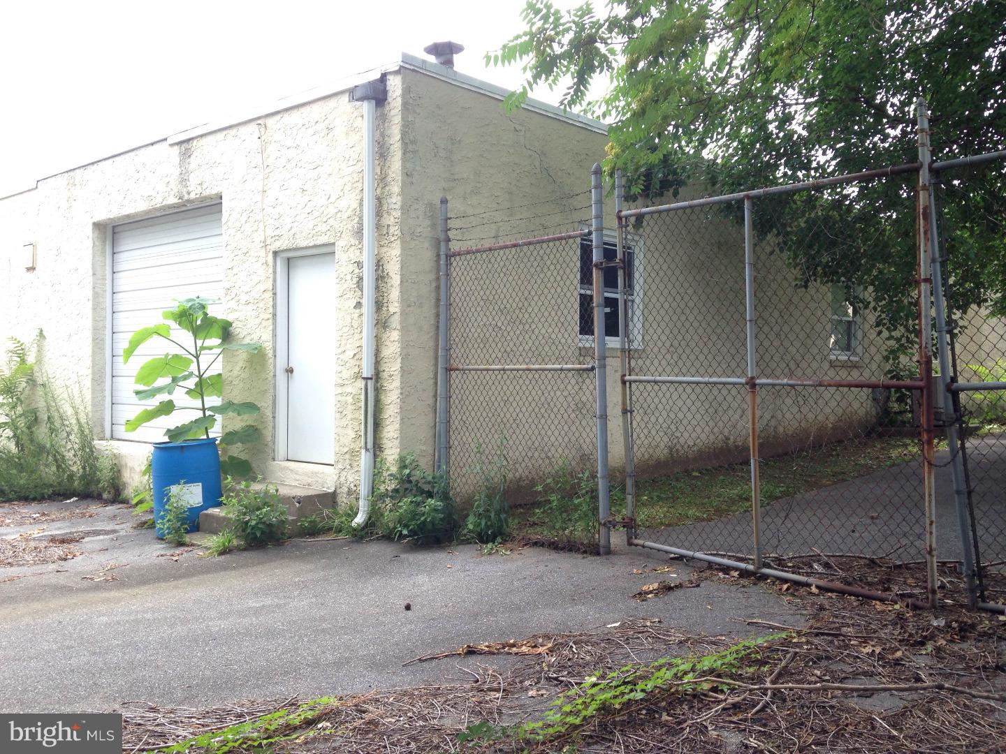 YEADON - Commercial Sale