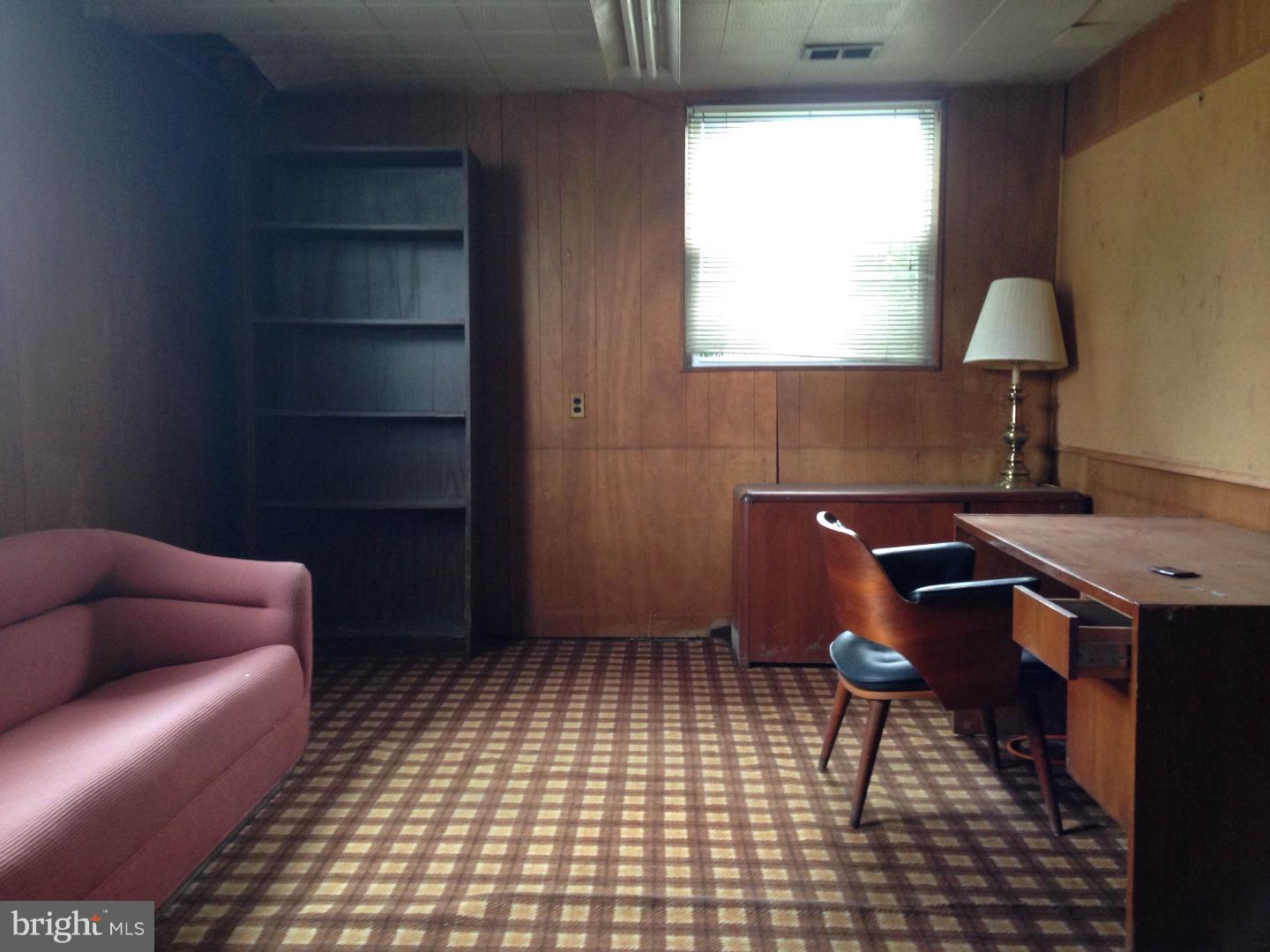 YEADON - Commercial Sale