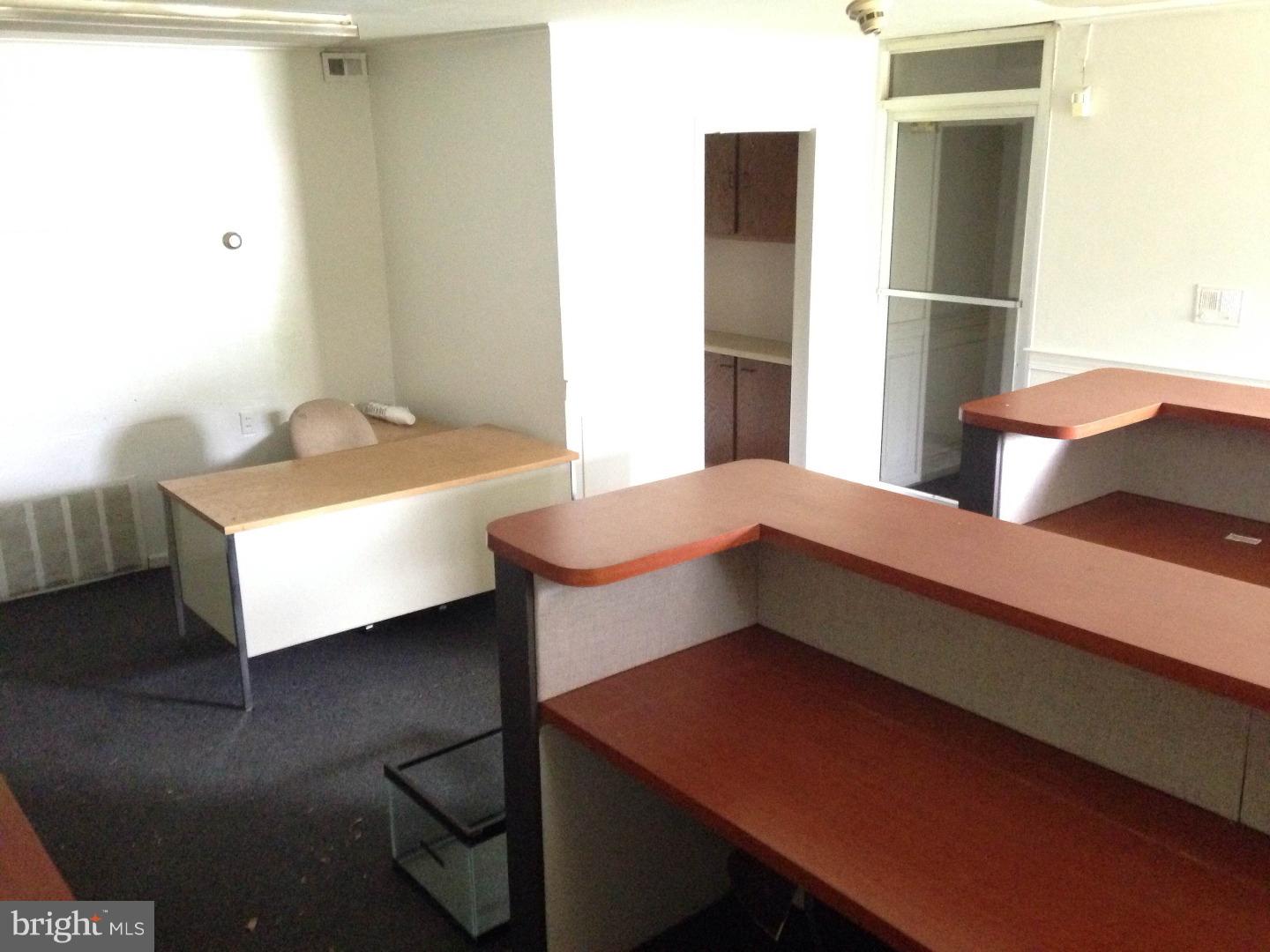 YEADON - Commercial Sale