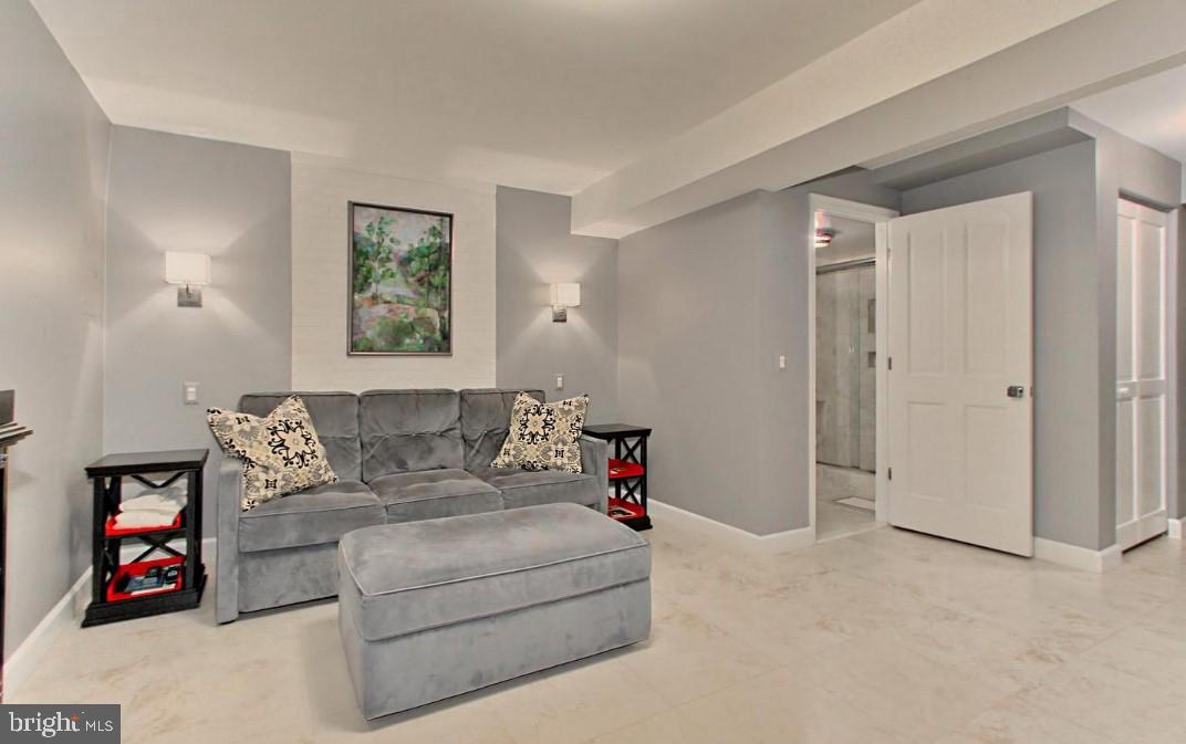 BARCROFT - Residential Lease