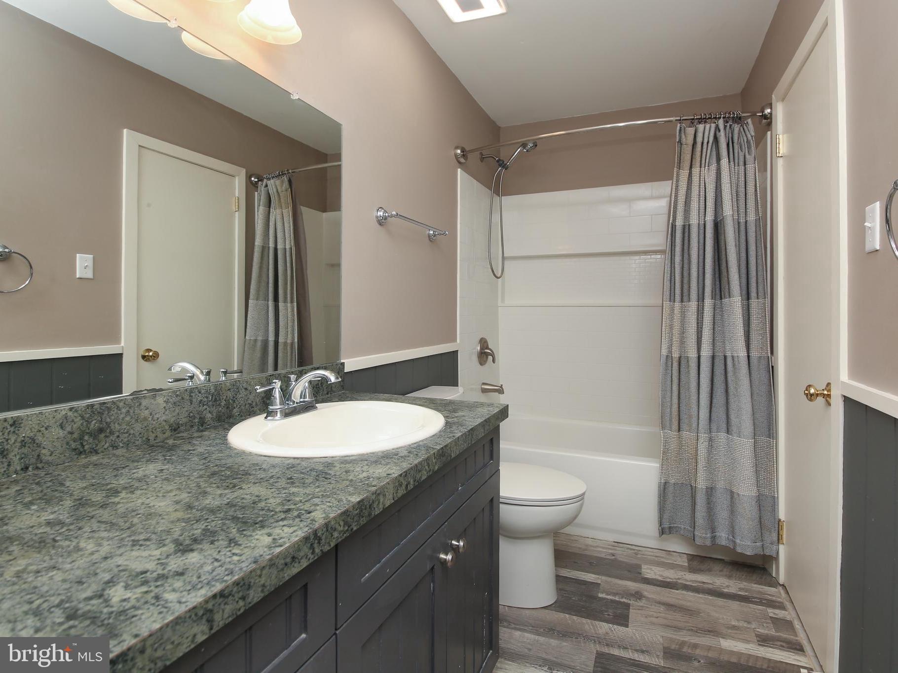 SAW MILL VALLEY - Residential