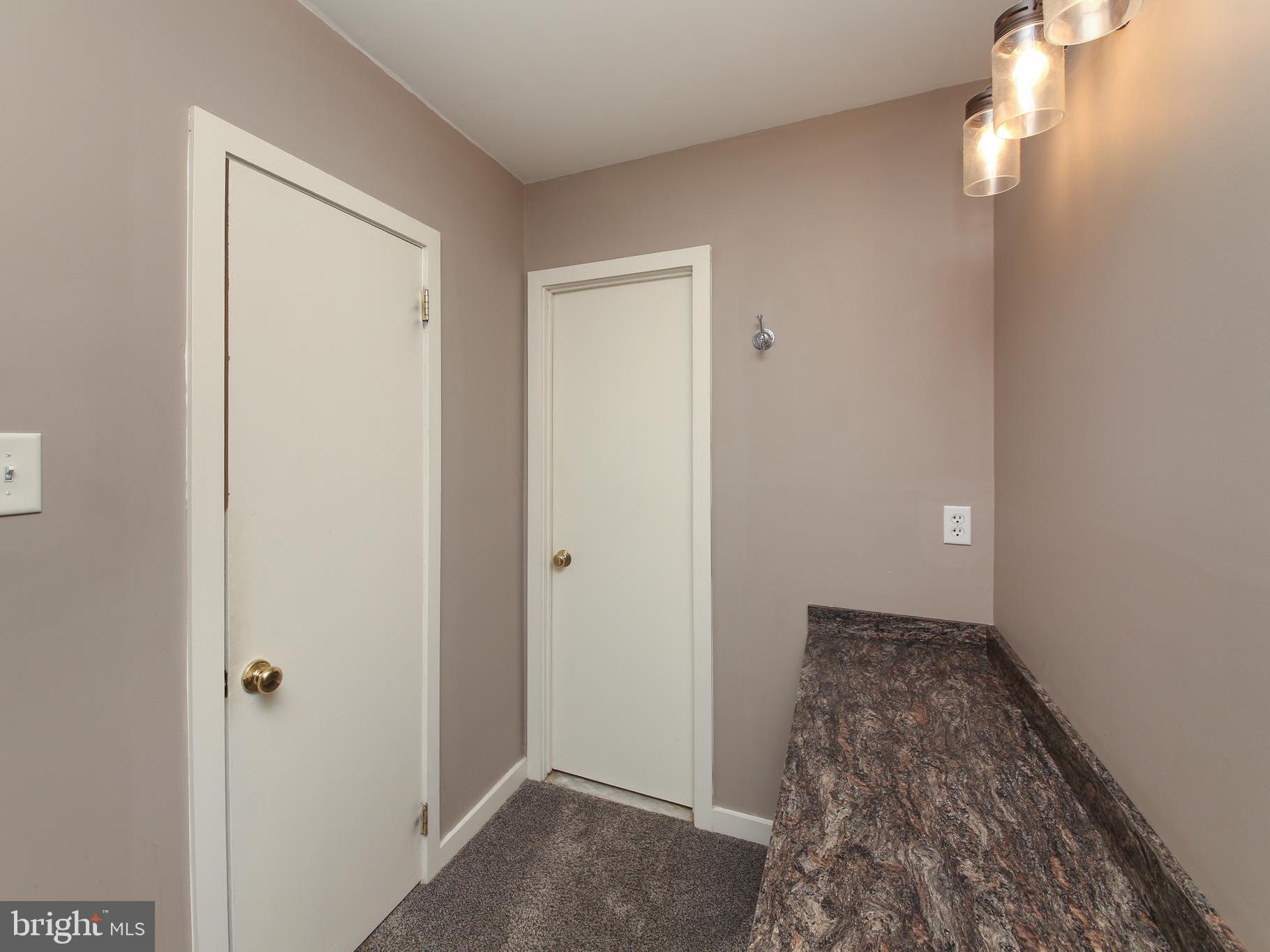 SAW MILL VALLEY - Residential