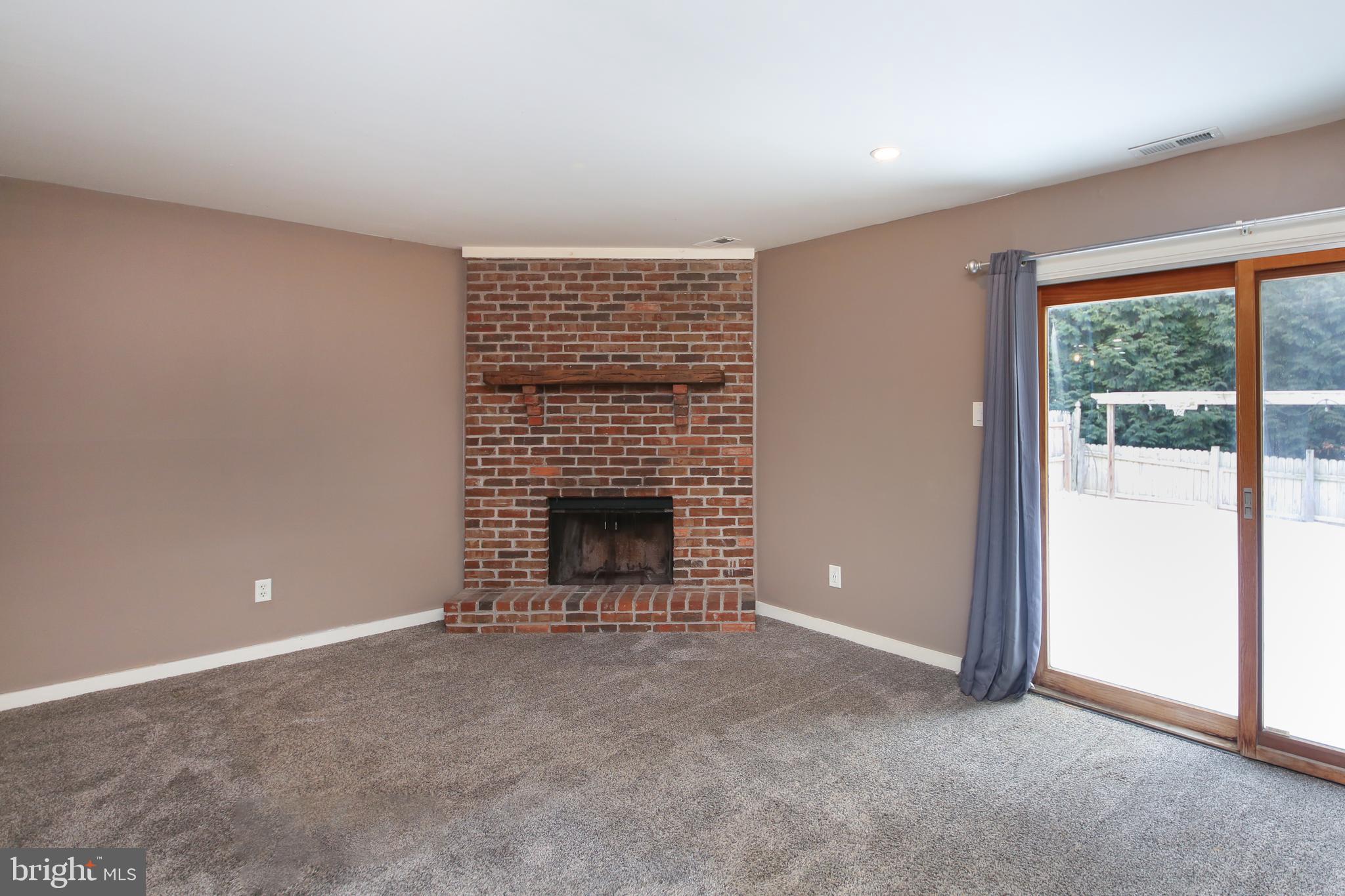 SAW MILL VALLEY - Residential