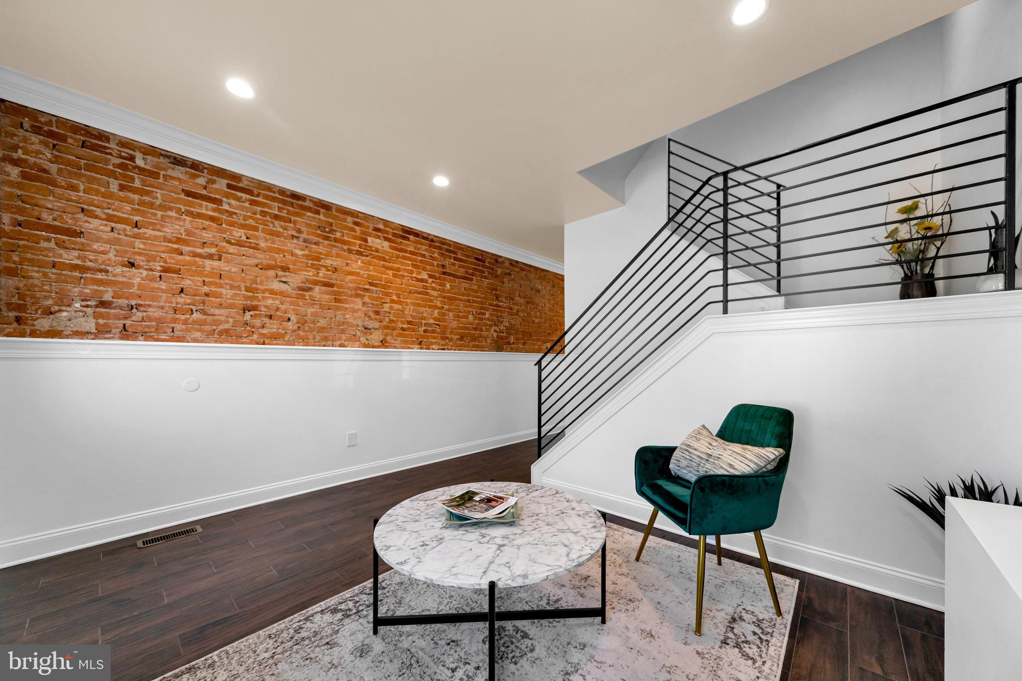 129 W SIXTH ST