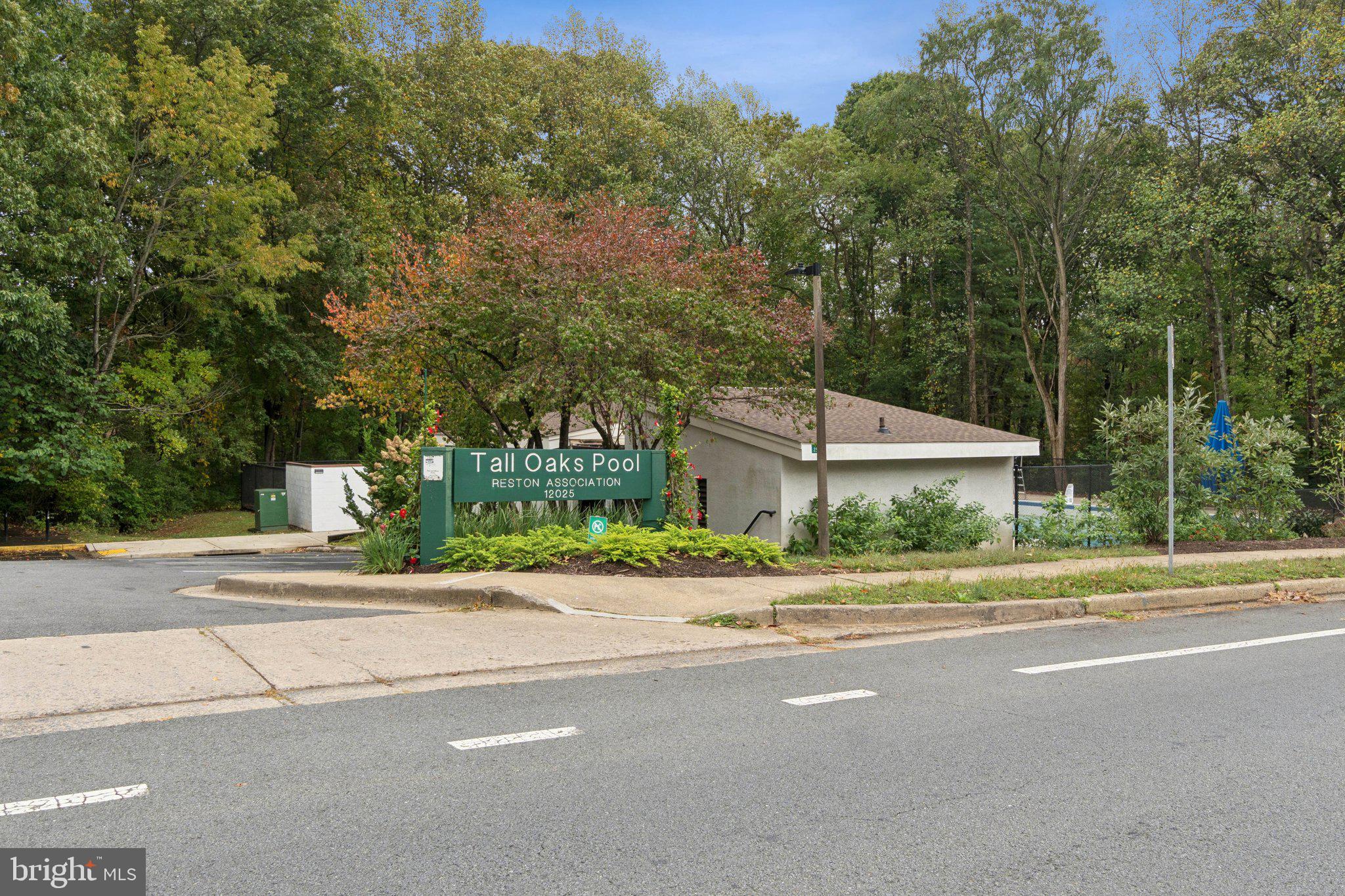 TALL OAKS - Residential