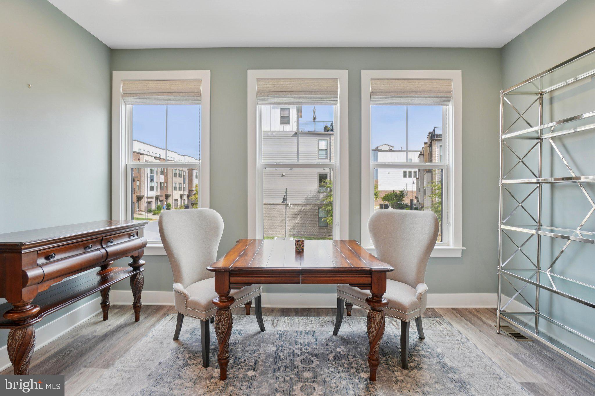 TALL OAKS - Residential