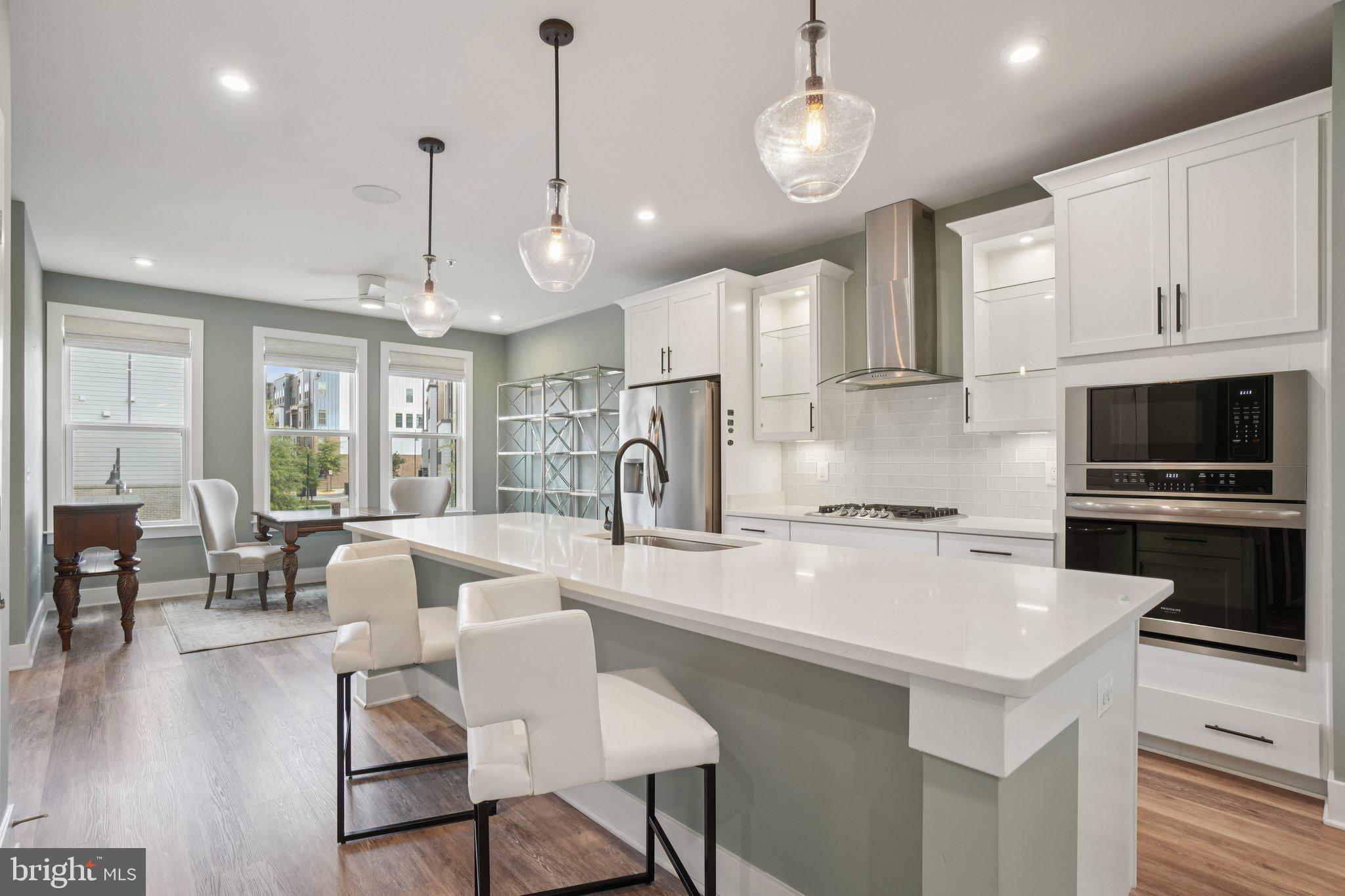 TALL OAKS - Residential