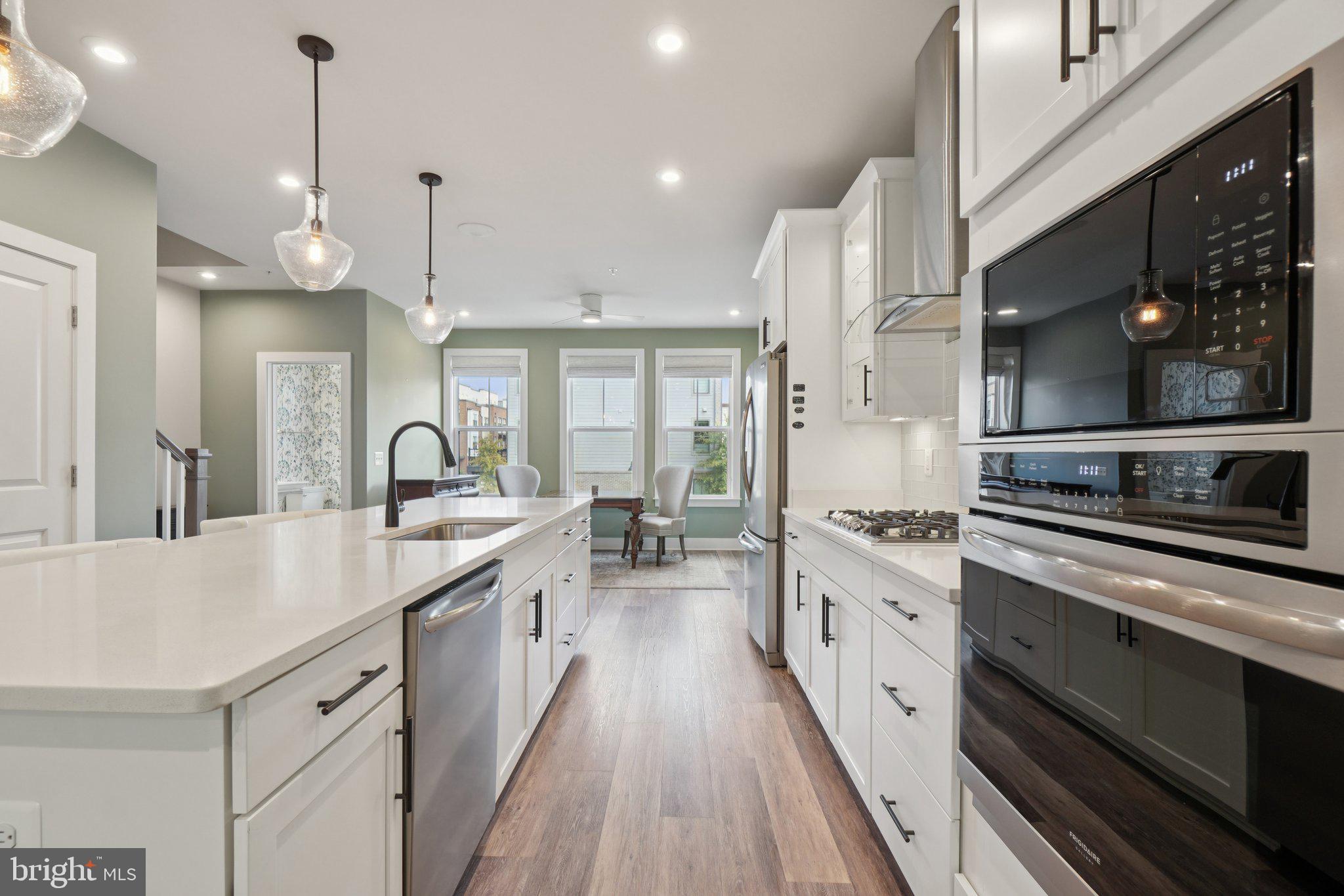 TALL OAKS - Residential