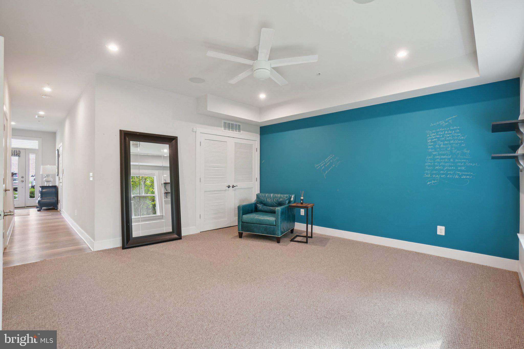 TALL OAKS - Residential