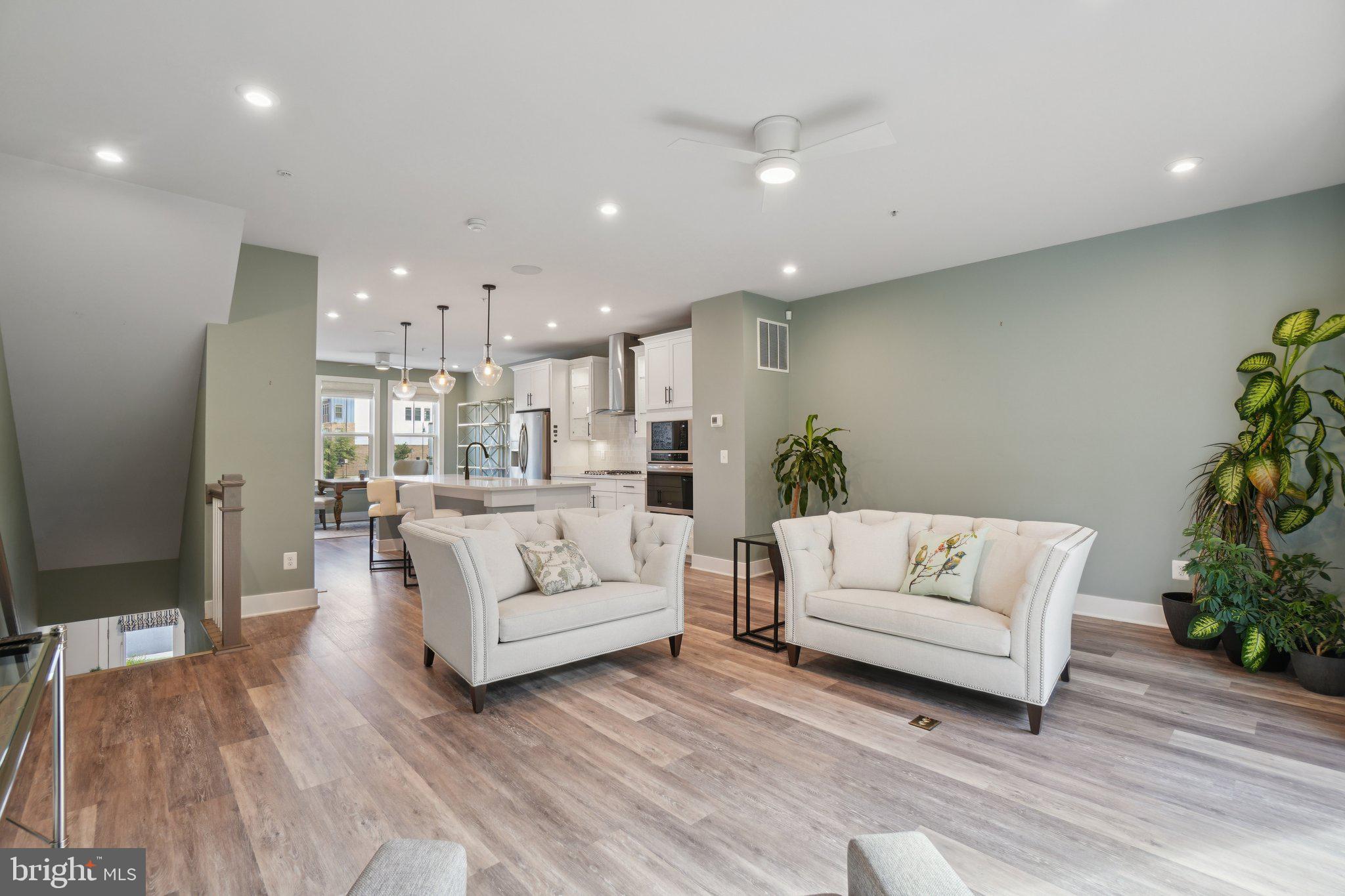 TALL OAKS - Residential