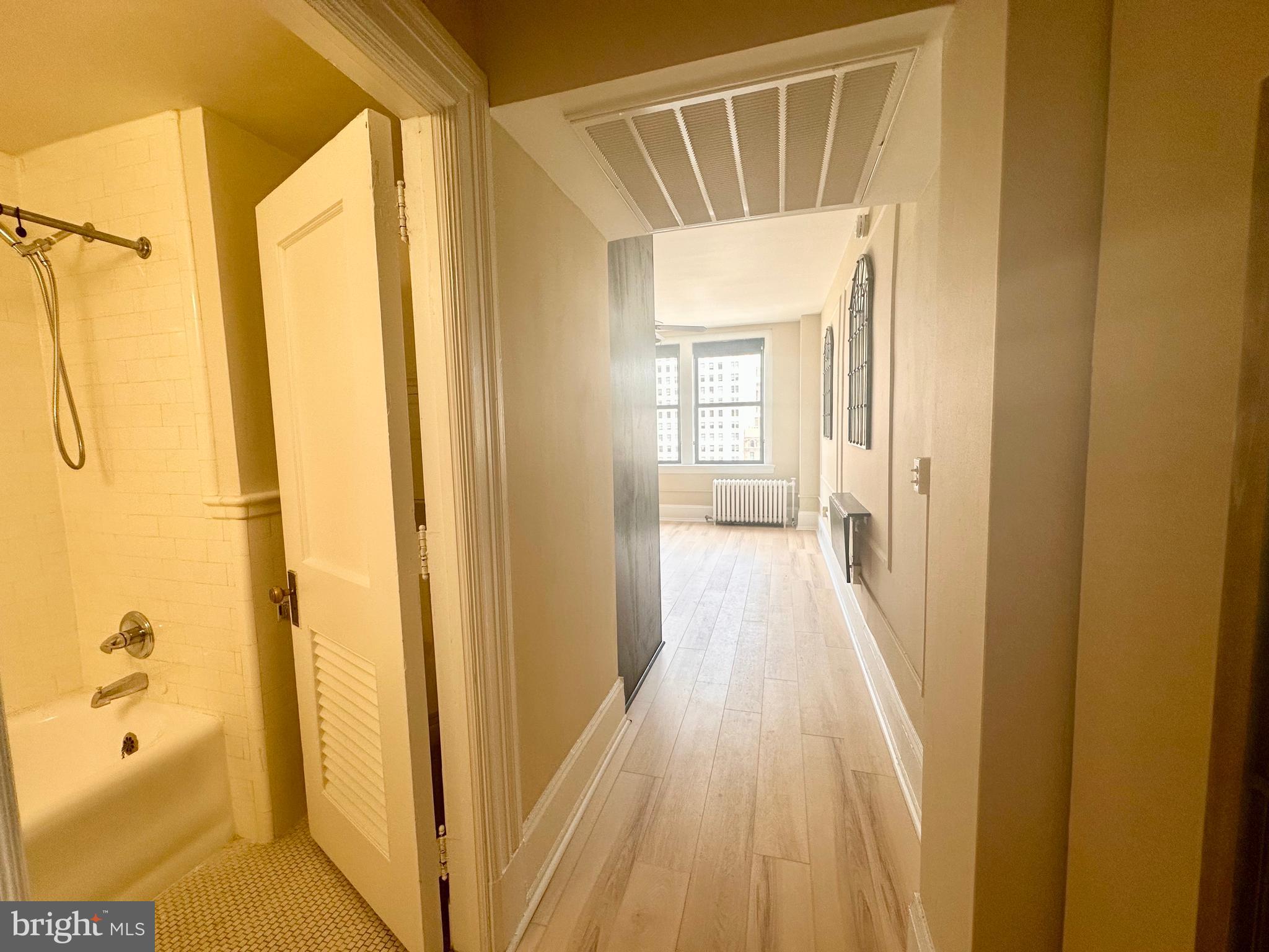 CENTER CITY - Residential Lease