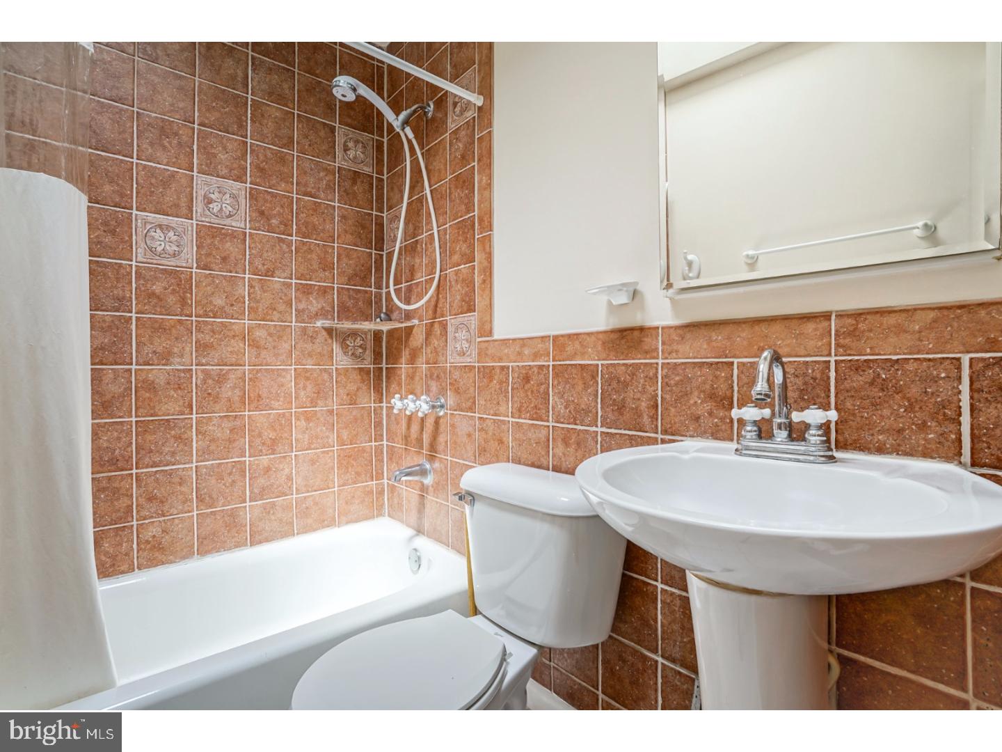 MAYFAIR (EAST) - Residential
