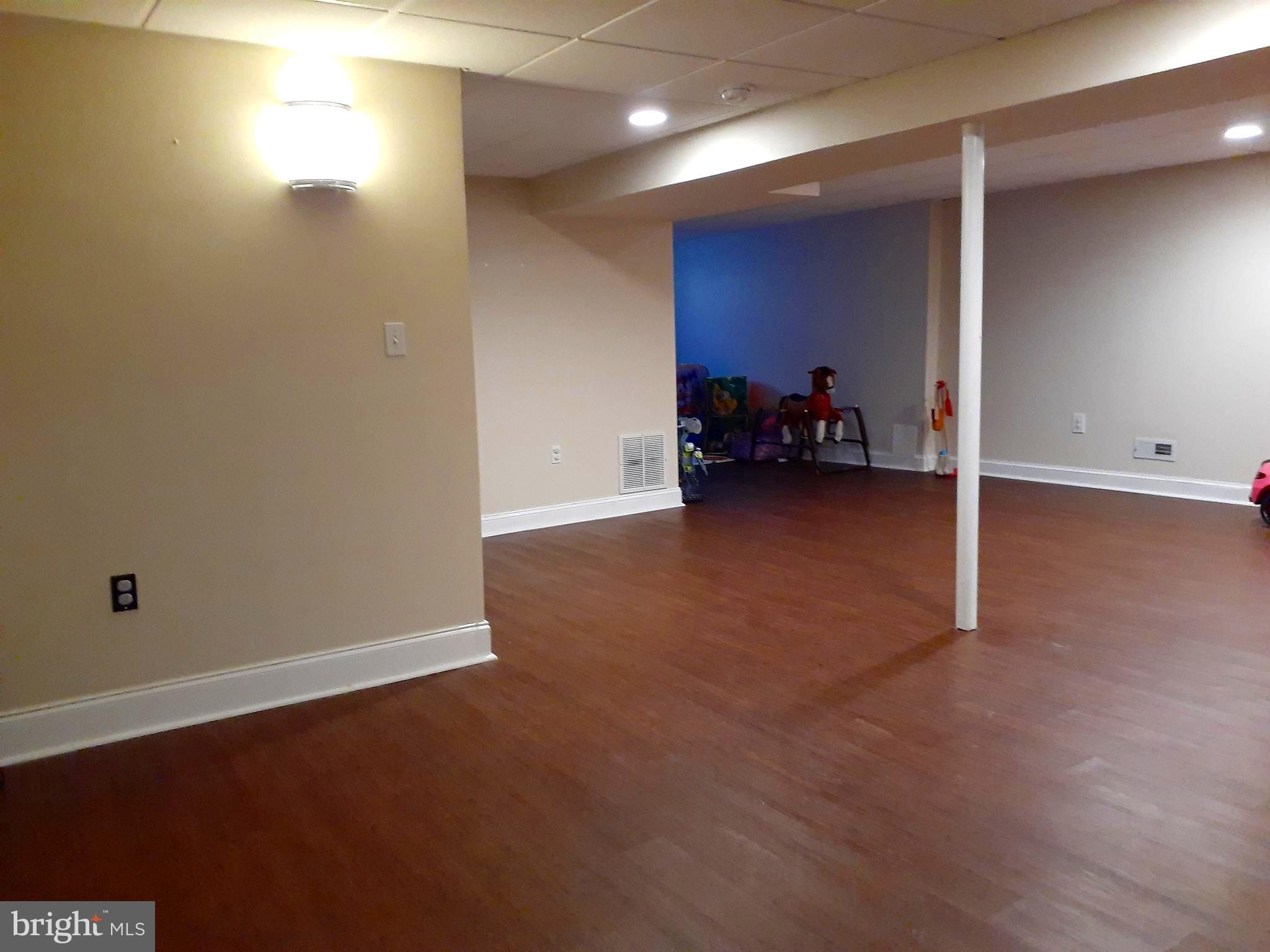 VALLEYWOOD - Residential Lease